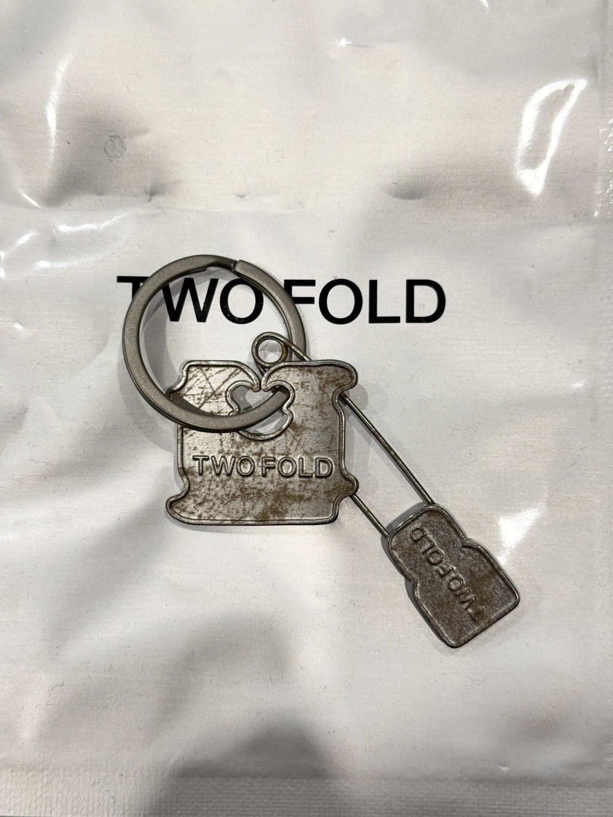 Vintage RARE! Two Fold LA Pin Keychain Size ONE SIZE - 1 Thumbnail