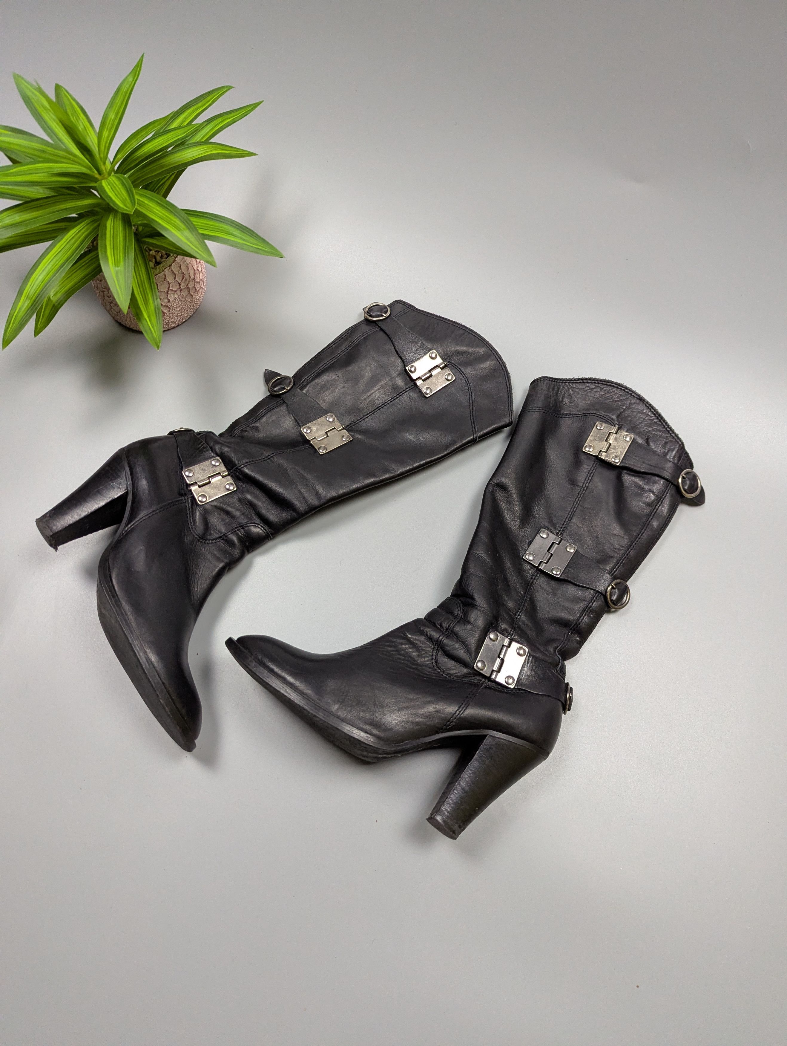 Vintage Vintage Black Leather Tall Boots Women’s EU 37 US 6.5 Size US 7 / IT 37 - 1 Thumbnail