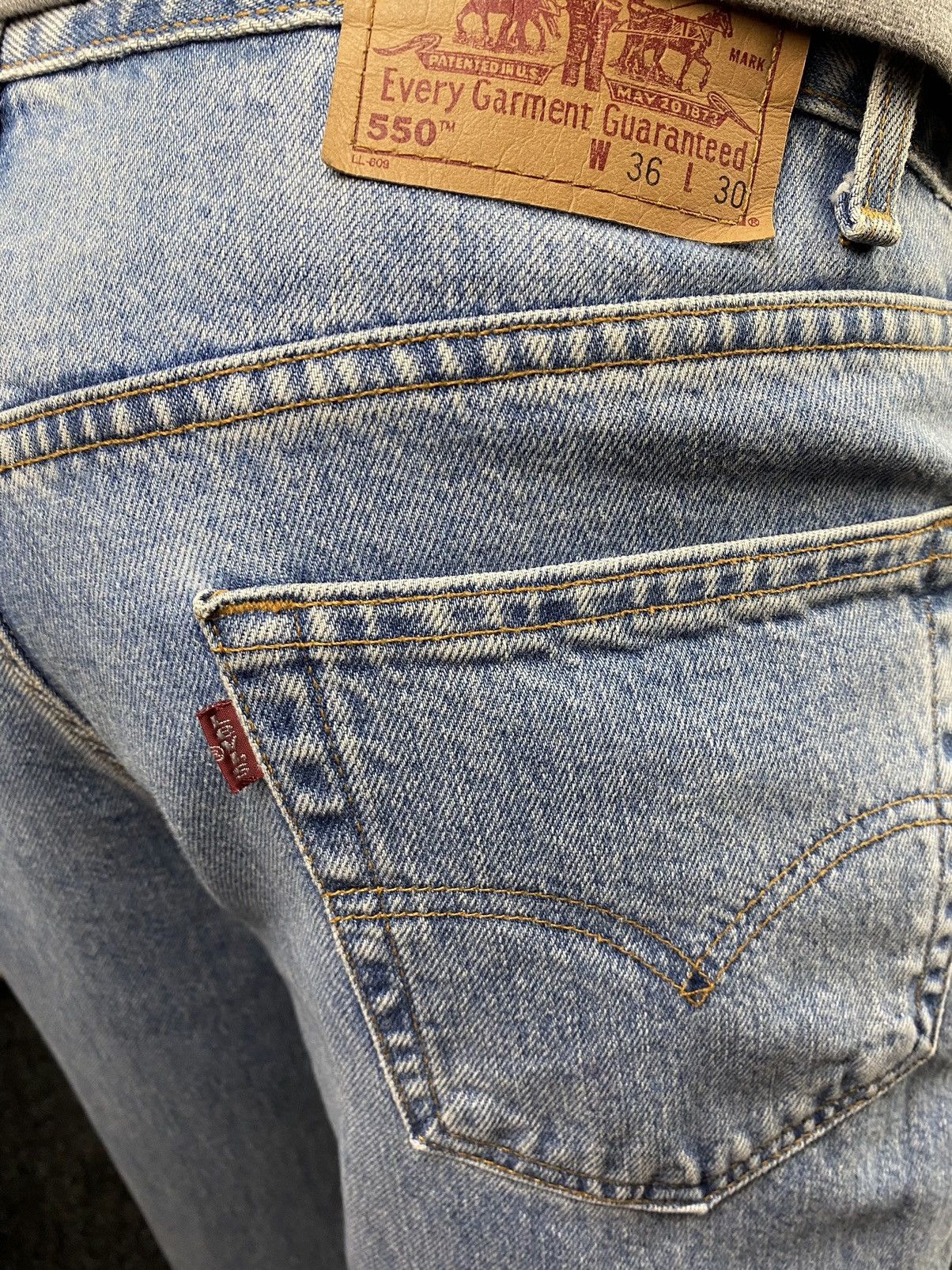 Jean × Levi's × Vintage Vintage Levis 550 1999 Jeans Baggy Wash Denim Blue Size US 36 / EU 52 - 17 Thumbnail