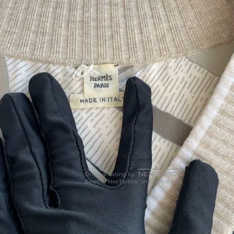 Hermes Hermes Silk V-Neck Cashmere Knit Sweater in Oatmeal Color Size XXS / US 00 / IT 34 - 4 Thumbnail