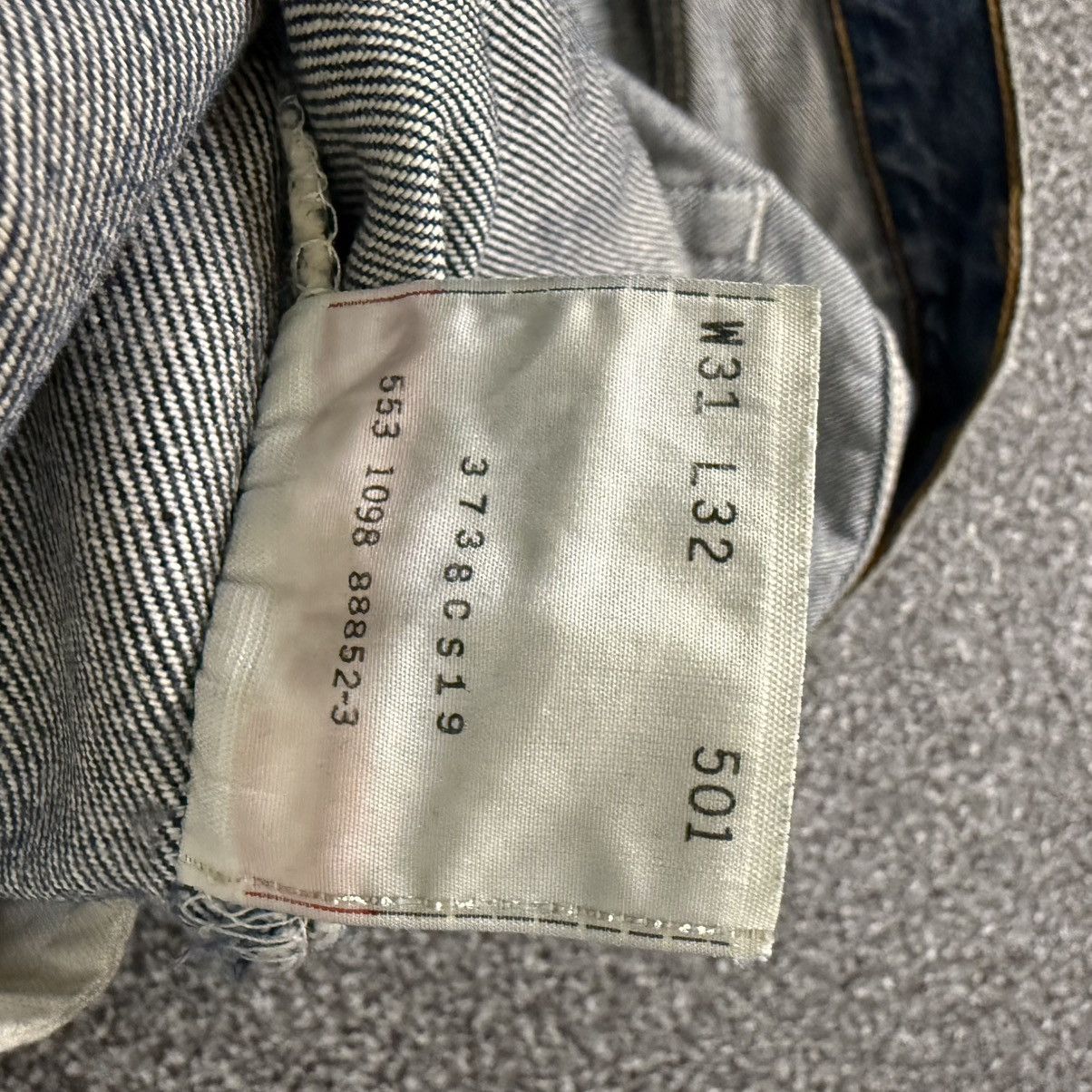 Levi's Vintage Clothing 90s Levis 501 Distressed Aging Mud Denim W31 Made in USA Size US 31 - 16 Thumbnail