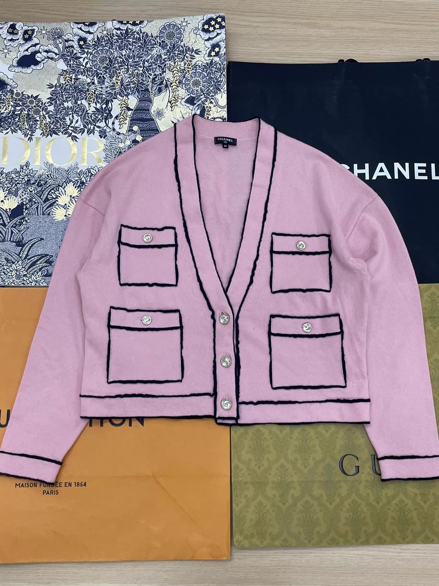 Chanel Chanel Pink Four-Pocket Cashmere Hoodie Size 36 Size XS / US 0-2 / IT 36-38 - 1 Thumbnail