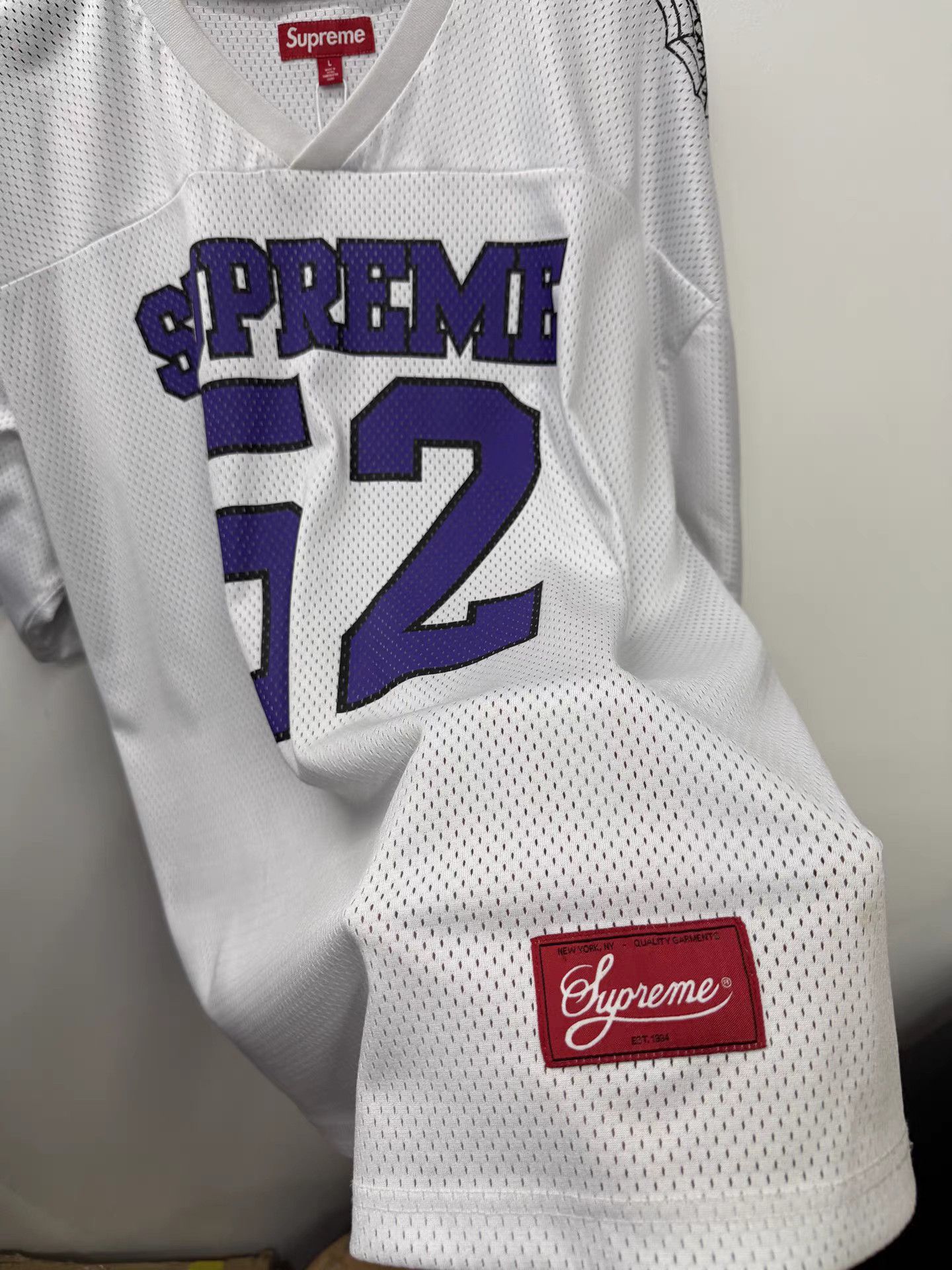 Supreme Supreme White Spider Web Jersey Short Sleeve Tee K15 Size US L / EU 52-54 / 3 - 3 Thumbnail