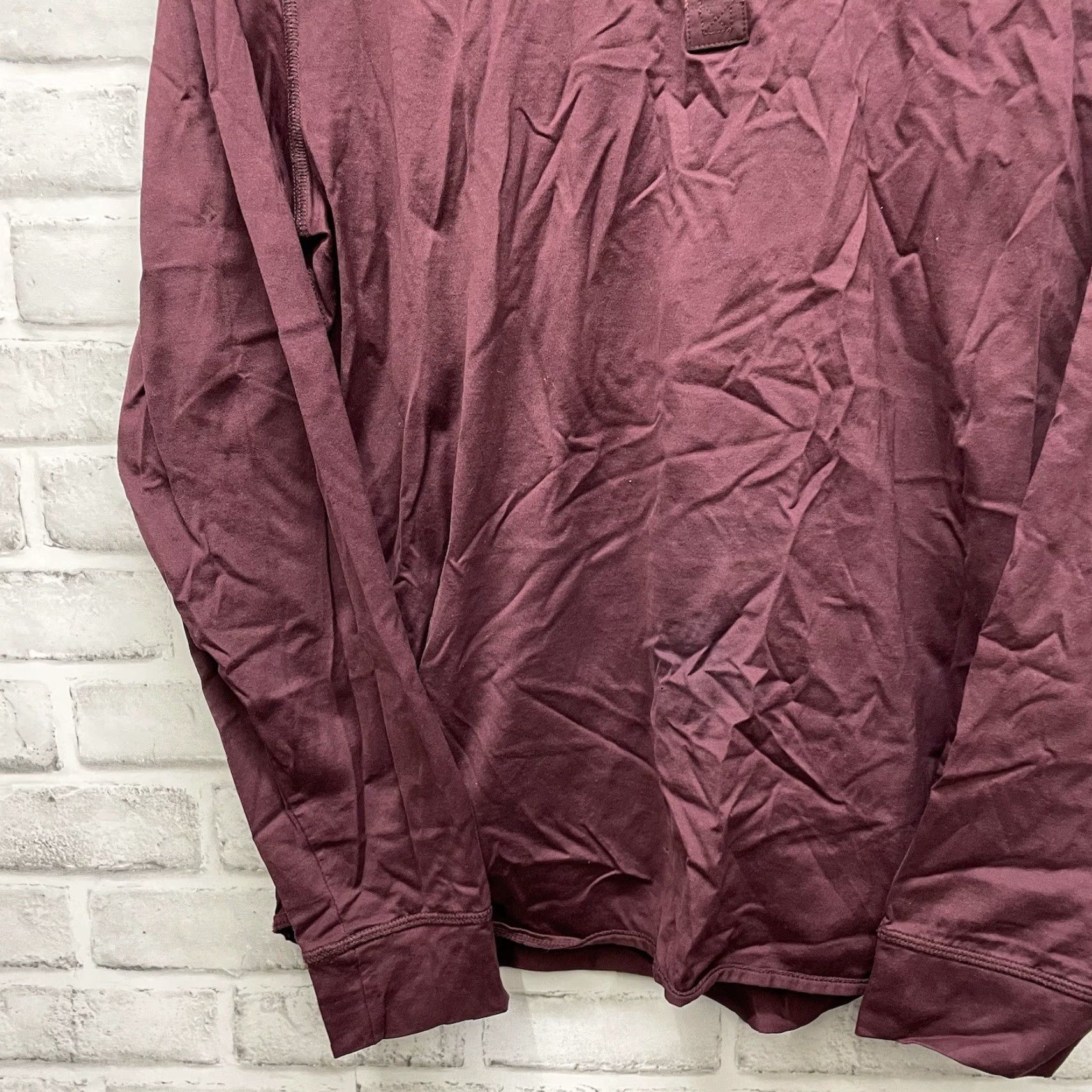 Murano VINTAGE Murano Slim Fit Henley Shirt Mens XL Red Long Sleeve Button-Up 2000s/90s Concert? Size US XL / EU 56 / 4 - 3 Thumbnail