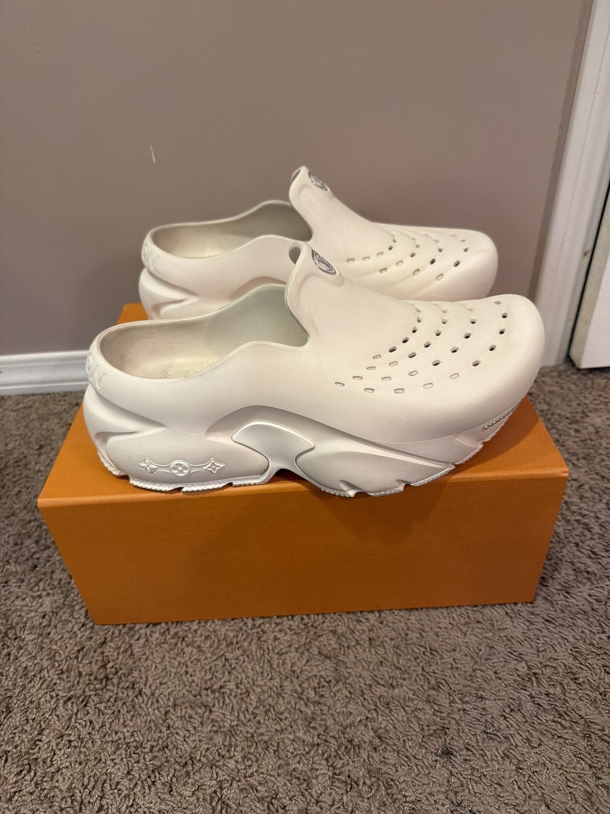 Louis Vuitton Louis Vuitton Shark Clog Size US 10 / EU 43 - 4 Thumbnail