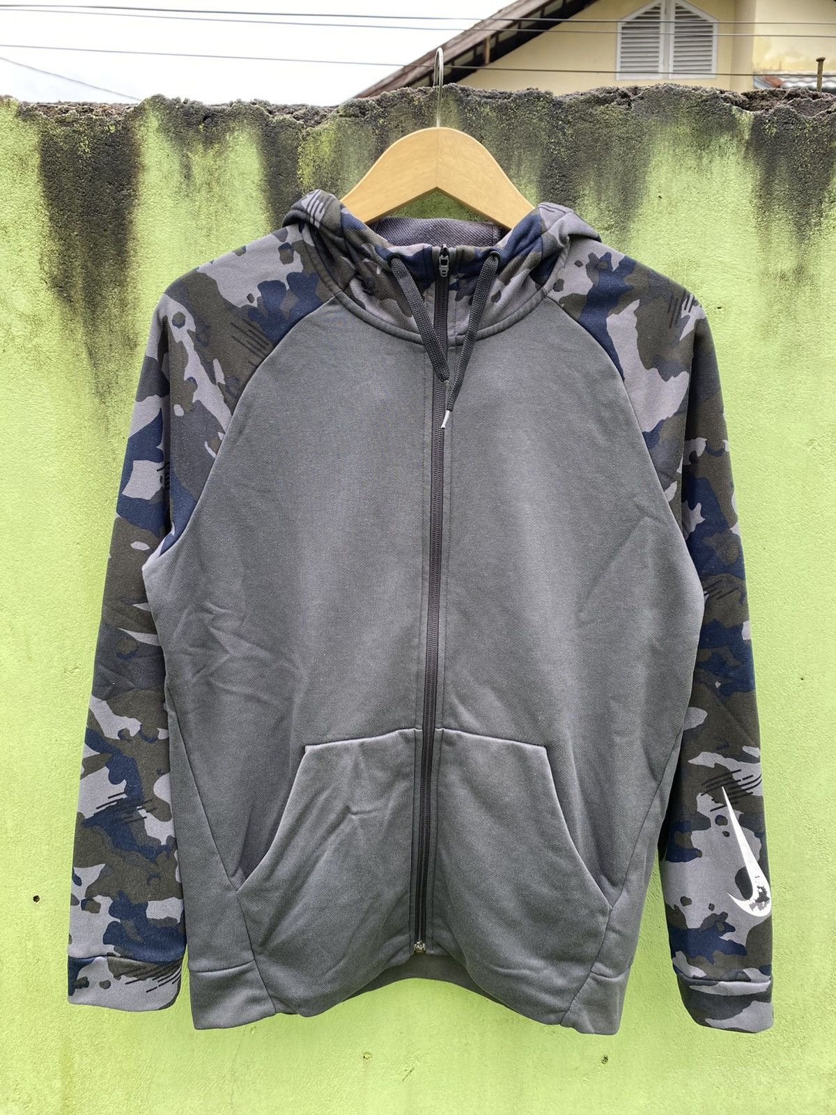 Nike Nike Dri-Fit Hoodie Zip Camo Sleeve Raglan Urban Style Size US M / EU 48-50 / 2 - 1 Thumbnail