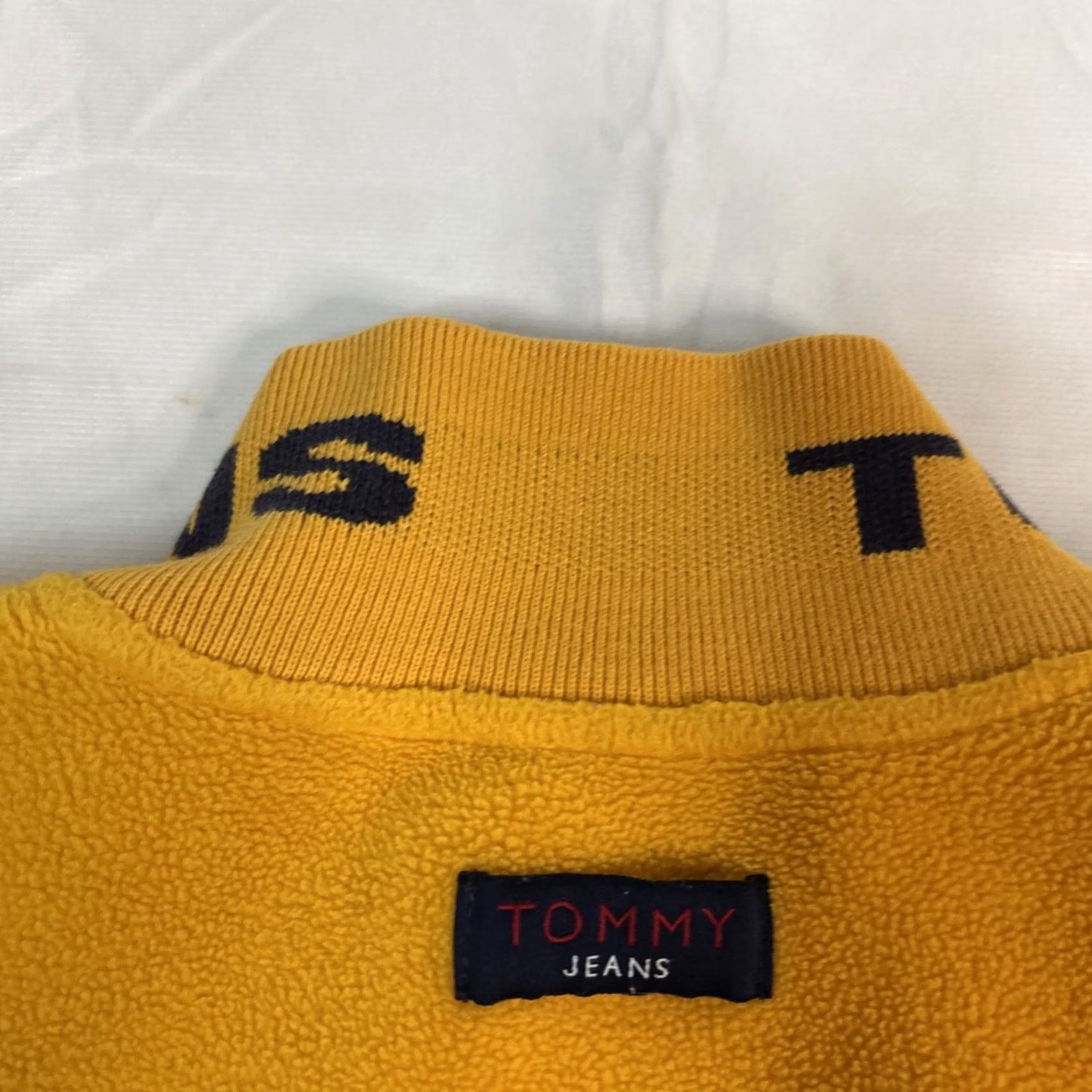 Tommy Hilfiger VINTAGE Tommy Jeans Quarter Zip Fleece Sweater Men’s Large Yellow Collar Spellout Mens L Yellow Pullover Fleece Size US L / EU 52-54 / 3 - 7 Thumbnail