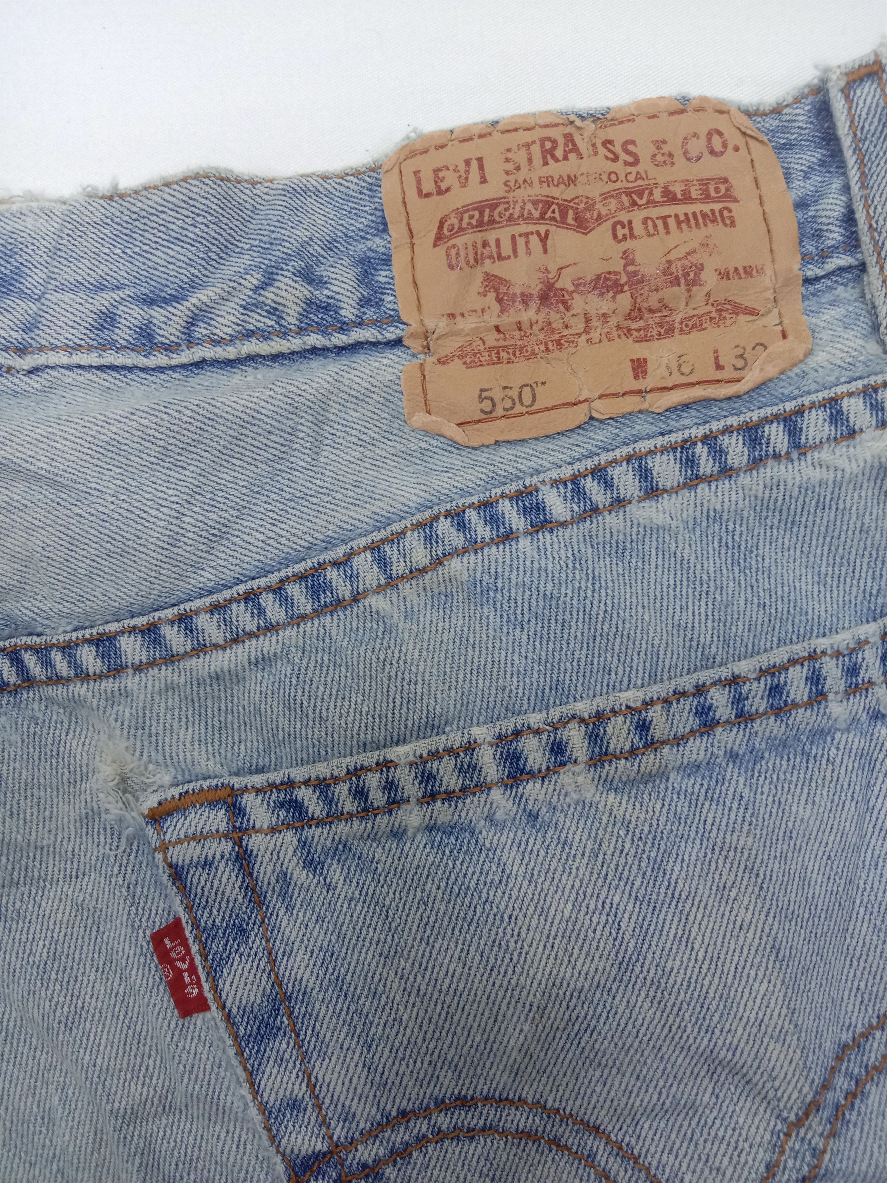 Levi's Vintage Levi's 560 Light Wash Jeans Comfort Fit Denim Size US 35 - 13 Thumbnail