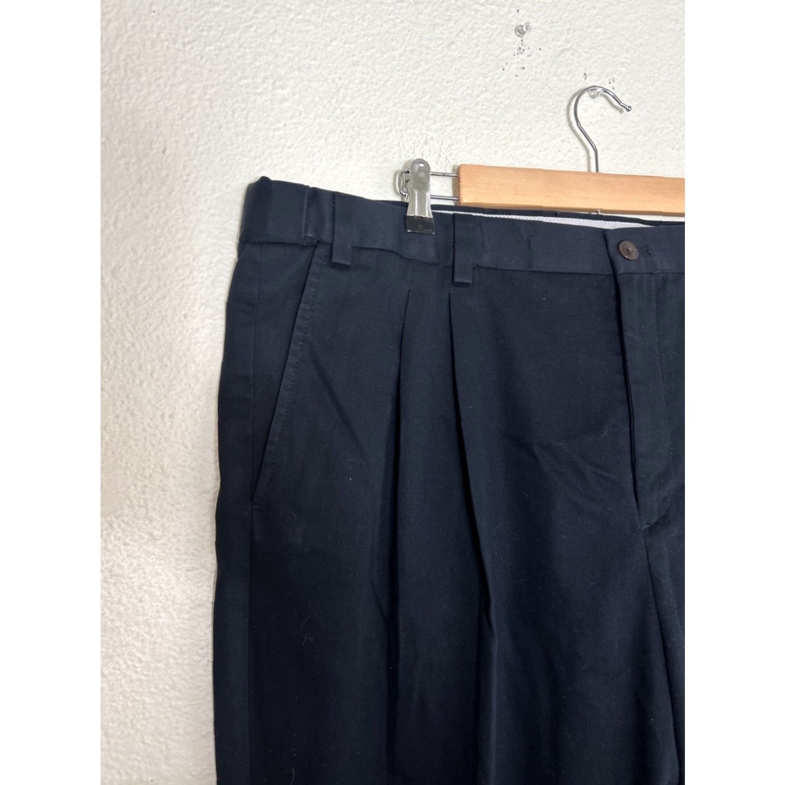 Eddie Bauer VINTAGE Eddie Bauer wrinkle free relaxed fit cotton pants Navy Blue mens 42x30 42 Tall Size US 42 / EU 58 - 4 Thumbnail