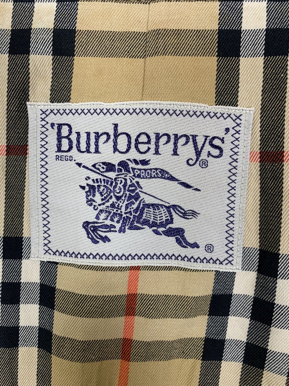 Burberry Burberry Luxury Trench Coat colour Cream Size M Size US M / EU 48-50 / 2 - 13 Thumbnail