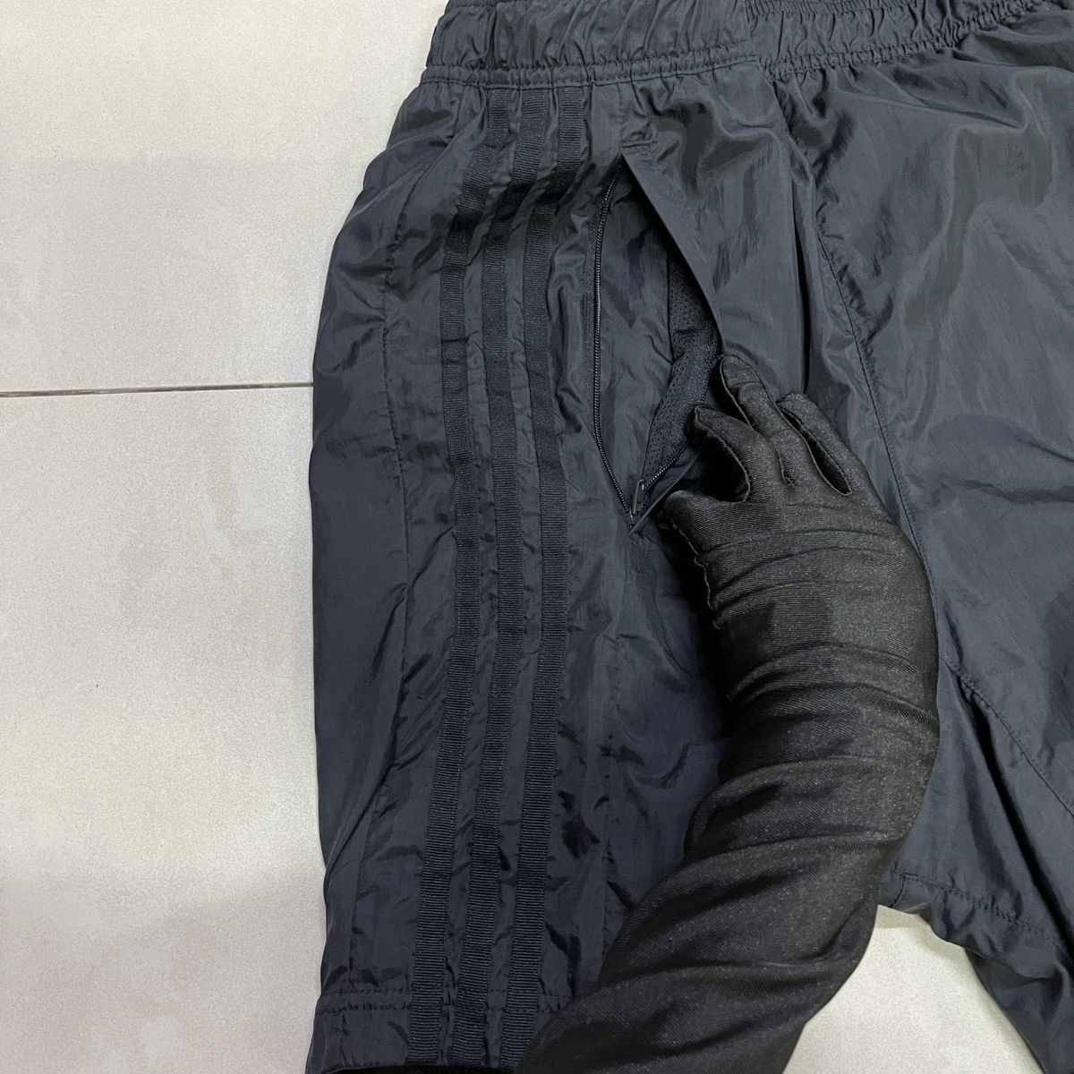 Adidas Adidas Black Stripes Shorts Size 30" / US 8 / IT 44 - 5 Thumbnail