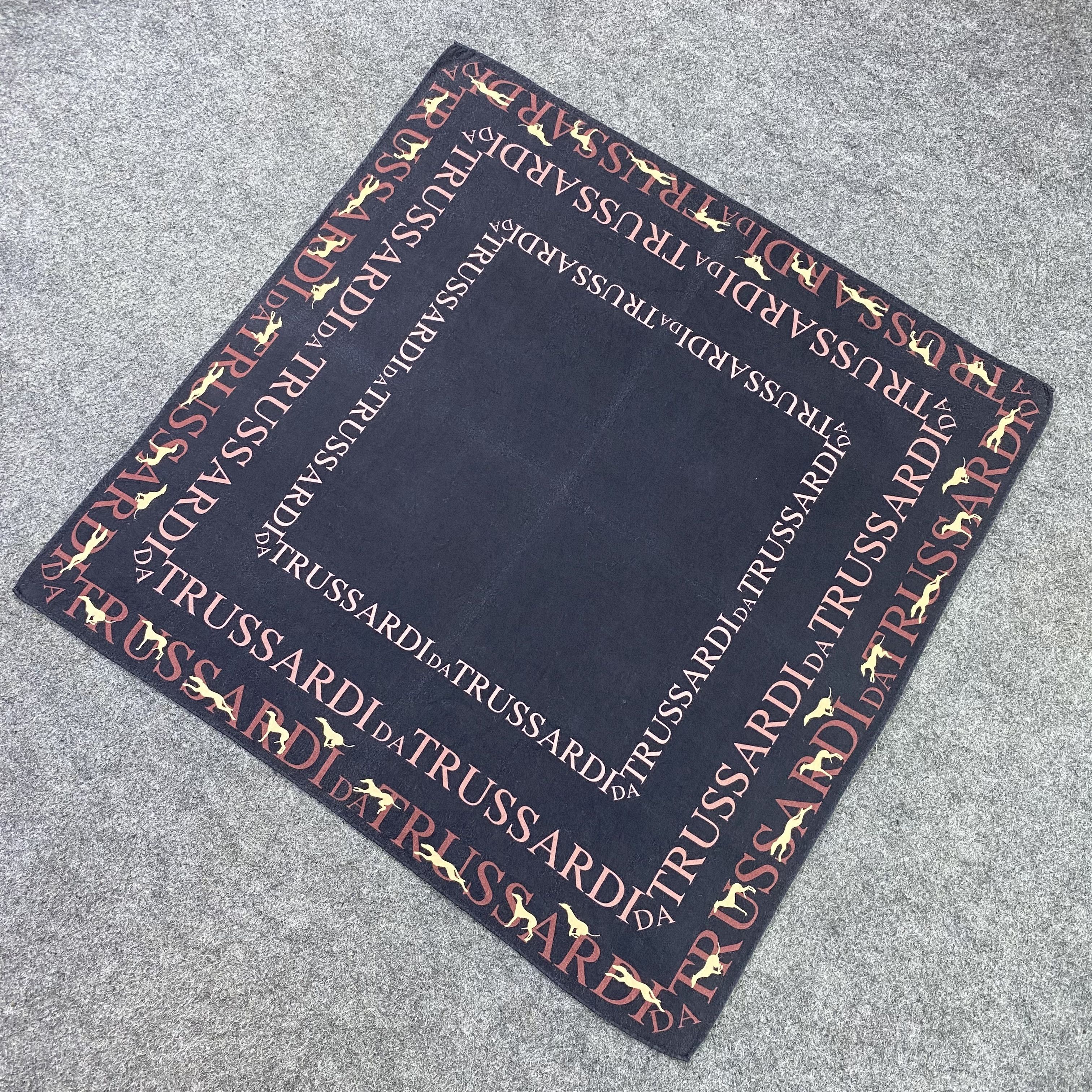 Trussardi Trussardi Handkerchief / Bandana / Neckerchief-B842 Size ONE SIZE - 4 Thumbnail