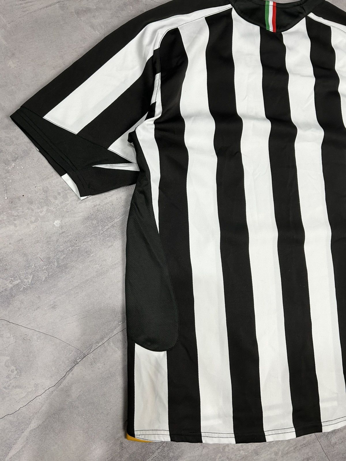 Nike Nike Juventus FC Total 90 2005/06 Vintage Home Jersey Size US XL / EU 56 / 4 - 10 Thumbnail