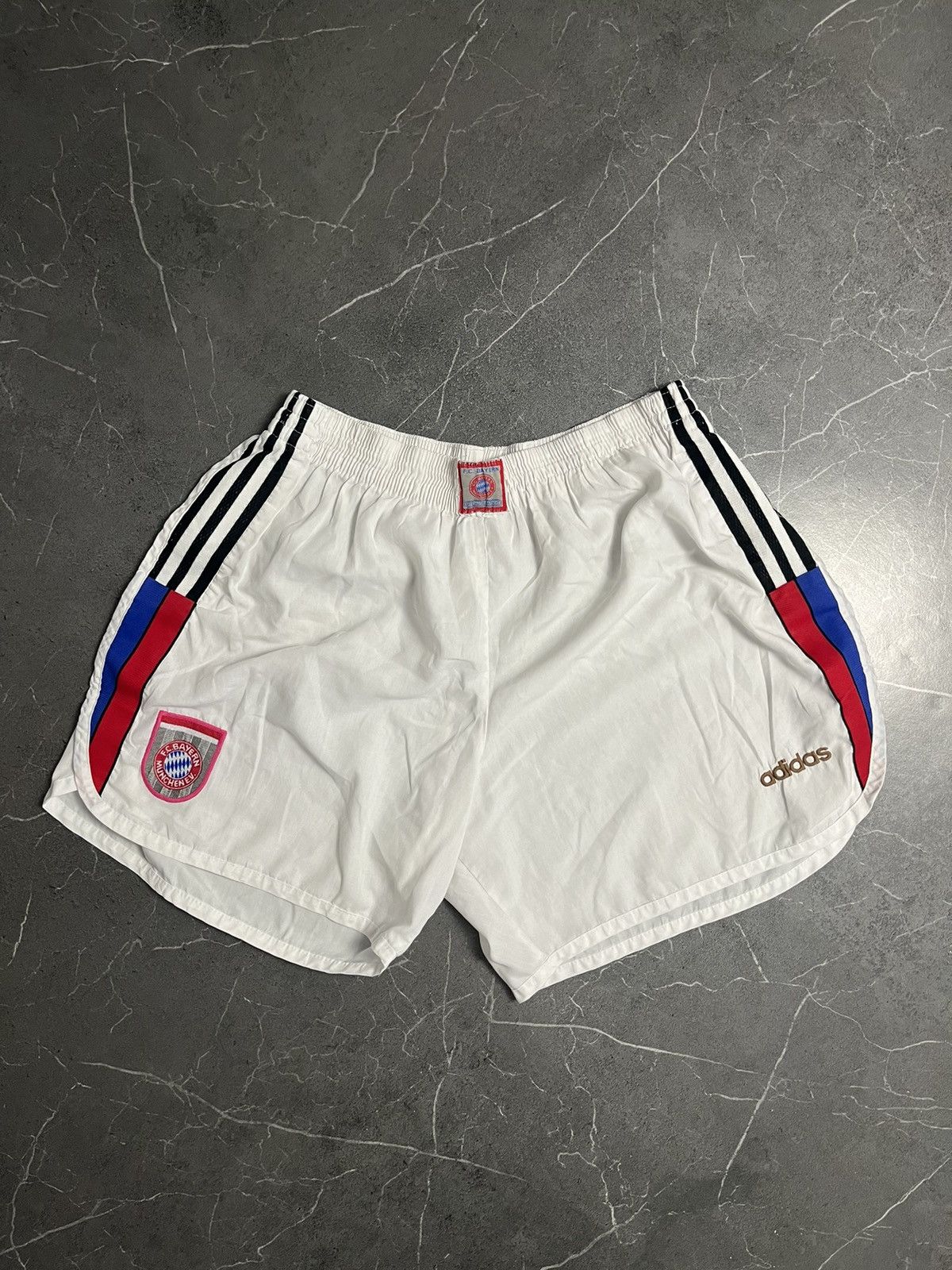 Adidas Adidas FC Bayern Munchen 1997 vintage rare model mens Size US 34 / EU 50 - 1 Thumbnail