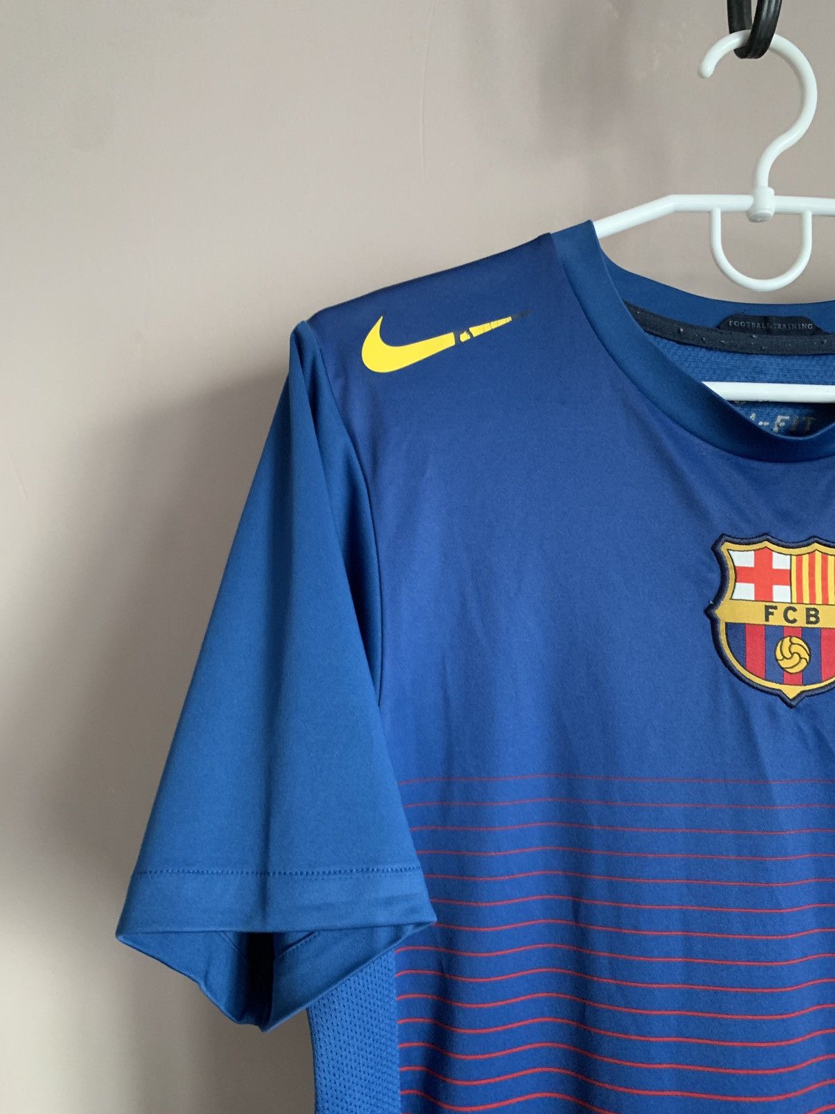 Nike BARCELONA 2014 TRAINING Football Shirt Nike Soccer Jersey S Size US S / EU 44-46 / 1 - 3 Thumbnail