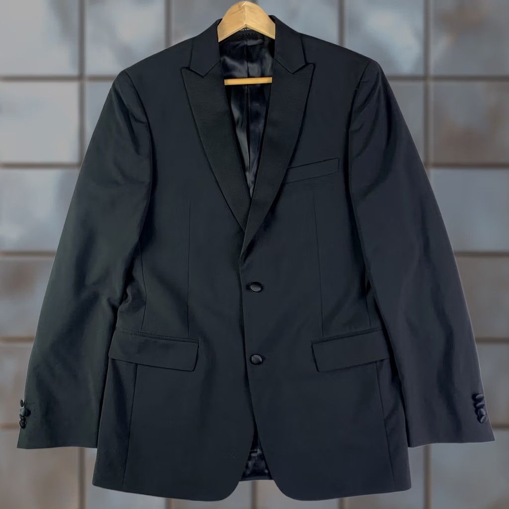 Vintage John Varvatos Blazer Studio BTS Tuxedo jacket Mens 40 Peaked Lapel Worsted Wool Jacket Short Black Wool 100% Mens Concert Style Varsity? Size 40R - 1 Thumbnail