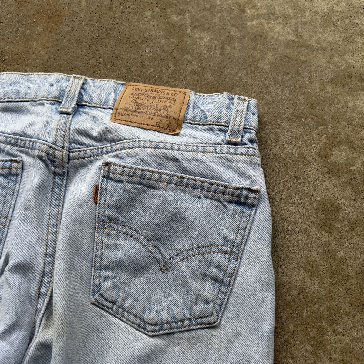 Vintage Levi's 560 Thrashed Faded Distressed Jeans ERD Grunge Size US 29 - 15 Thumbnail
