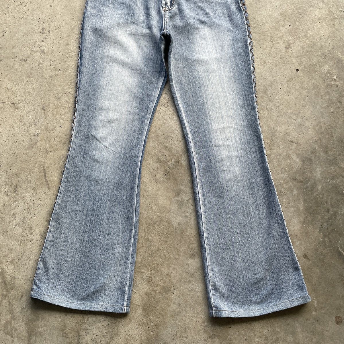 Japanese Brand Vintage Japanese Faded Flare/Bootcut Women Denim Jeans Pants Size US 31 - 5 Thumbnail