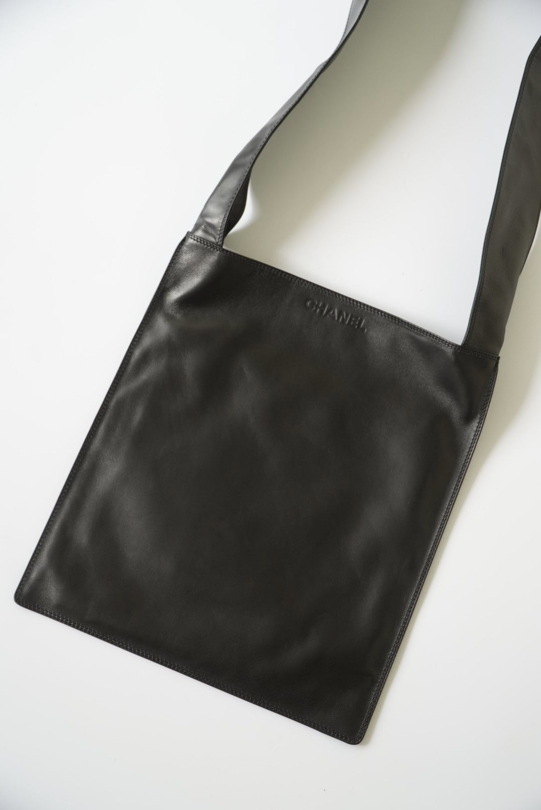 Chanel Chanel Black Leather Shoulder Bag Size ONE SIZE - 4 Thumbnail