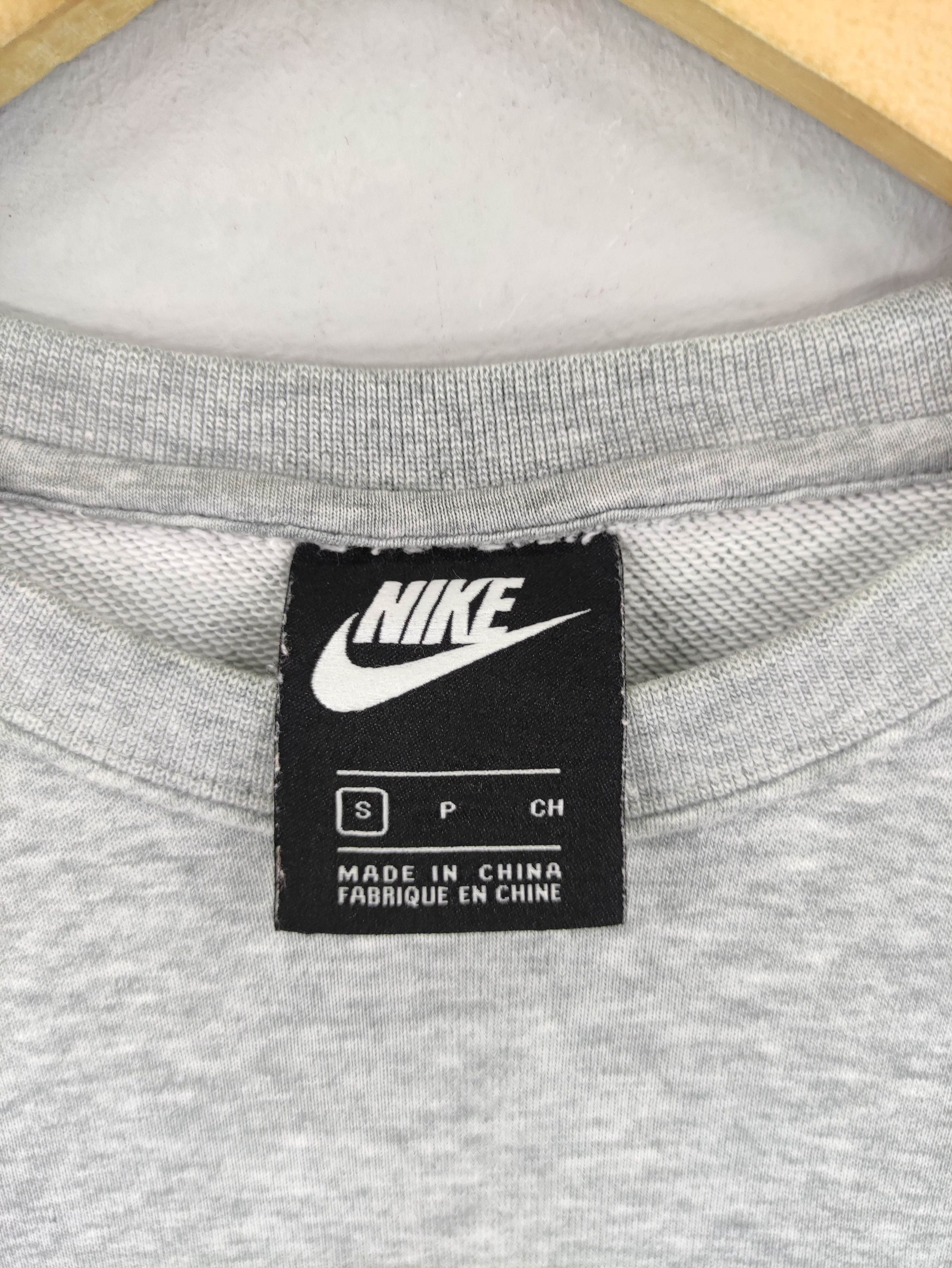 Nike Nike Small Logo Sweatshirt Jumper Size US S / EU 44-46 / 1 - 3 Thumbnail