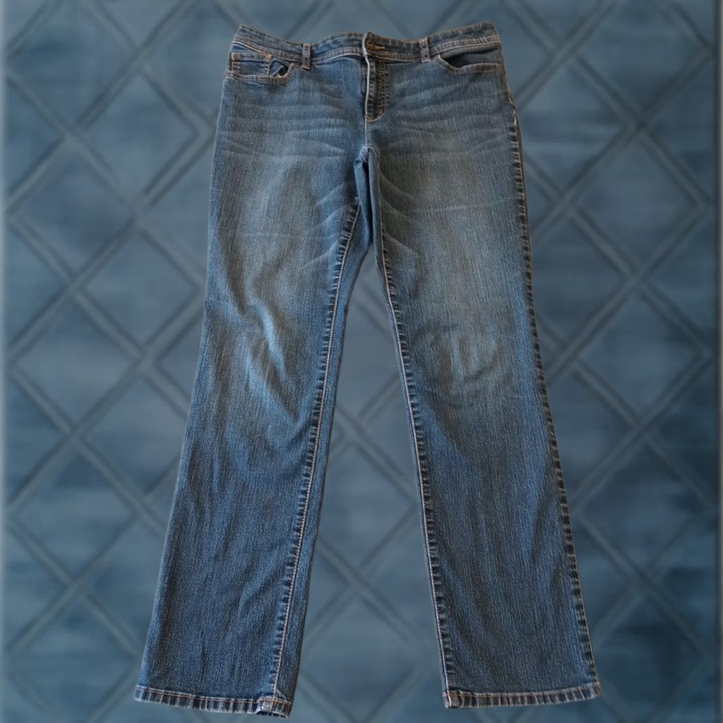 Vintage Chico's Jeans Womens Straight Jeans 33x30 Medium Wash Blue 2 Mid Rise Denim Cotton Blend 5-Pocket Womens Size 26" / US 2 / IT 38 - 1 Thumbnail
