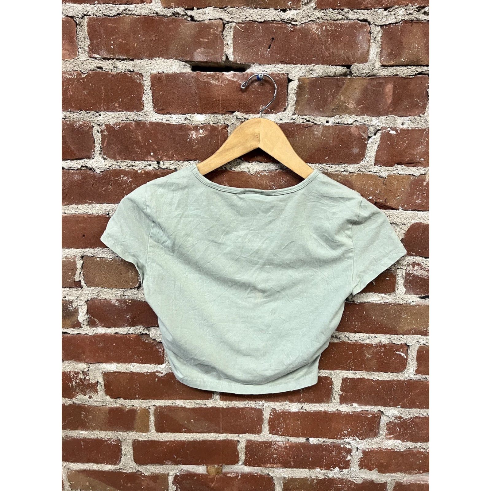 Aritzia Aritzia TNA Green Cropped Tank S Women Shirt Tank Cropped Green S Womens (no holes or stains) Size S / US 4 / IT 40 - 2 Thumbnail