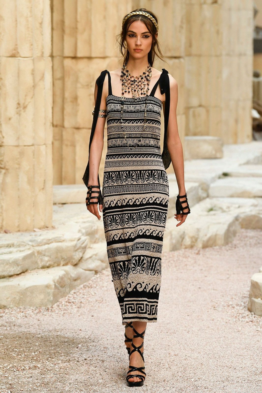 Chanel Chanel 2018 Cruise by Karl Lagerfeld paper dress Size S / US 4 / IT 40 - 2 Thumbnail