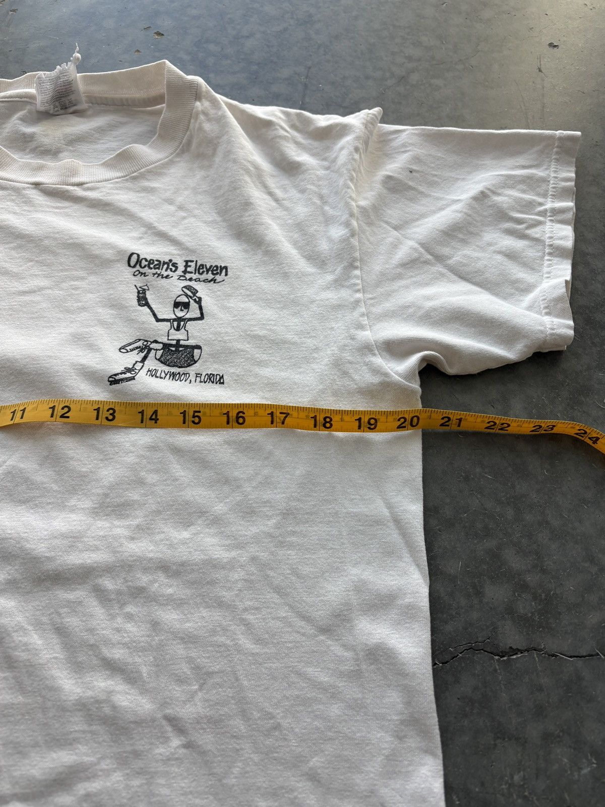 Vintage Vintage 90s Oceans Eleven Graphic Tee Size US M / EU 48-50 / 2 - 7 Thumbnail
