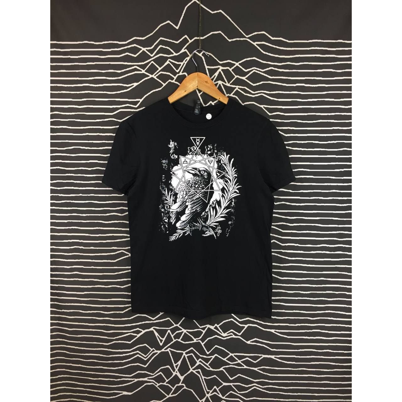 Vintage Crow By Julia Y Media illustrator Graphic Art Tee Size US S / EU 44-46 / 1 - 2 Thumbnail