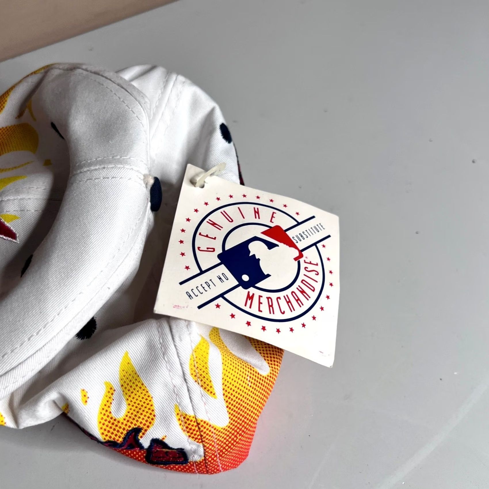MLB VINTAGE Annco Atlanta Braves Snapback Hat MLB NWT White Navy On Fire Flame Size ONE SIZE - 7 Thumbnail