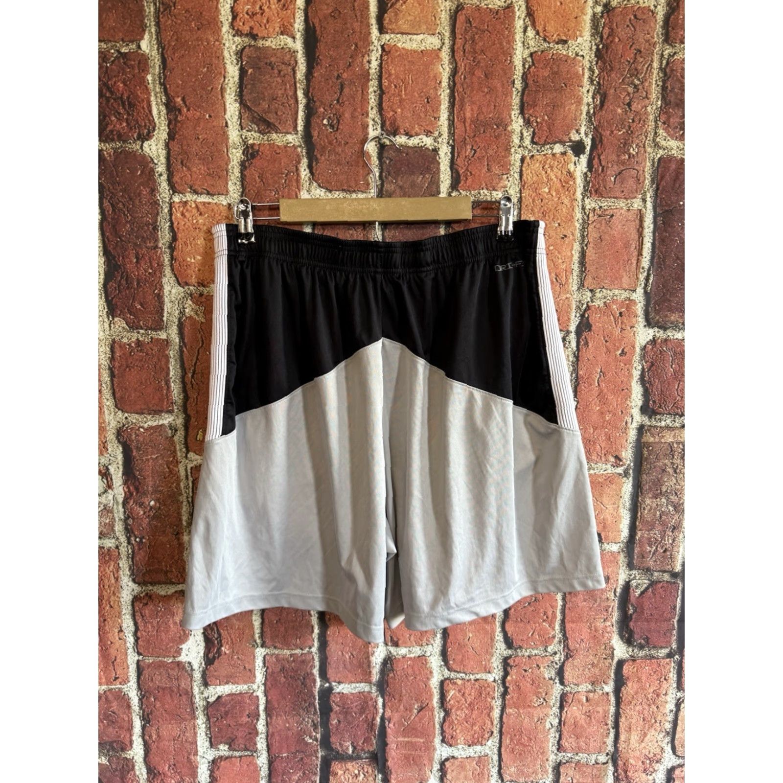 Nike Nike Womens Basketball Short Athletic University Black 2XL Size 40" / US 18 - 2 Thumbnail