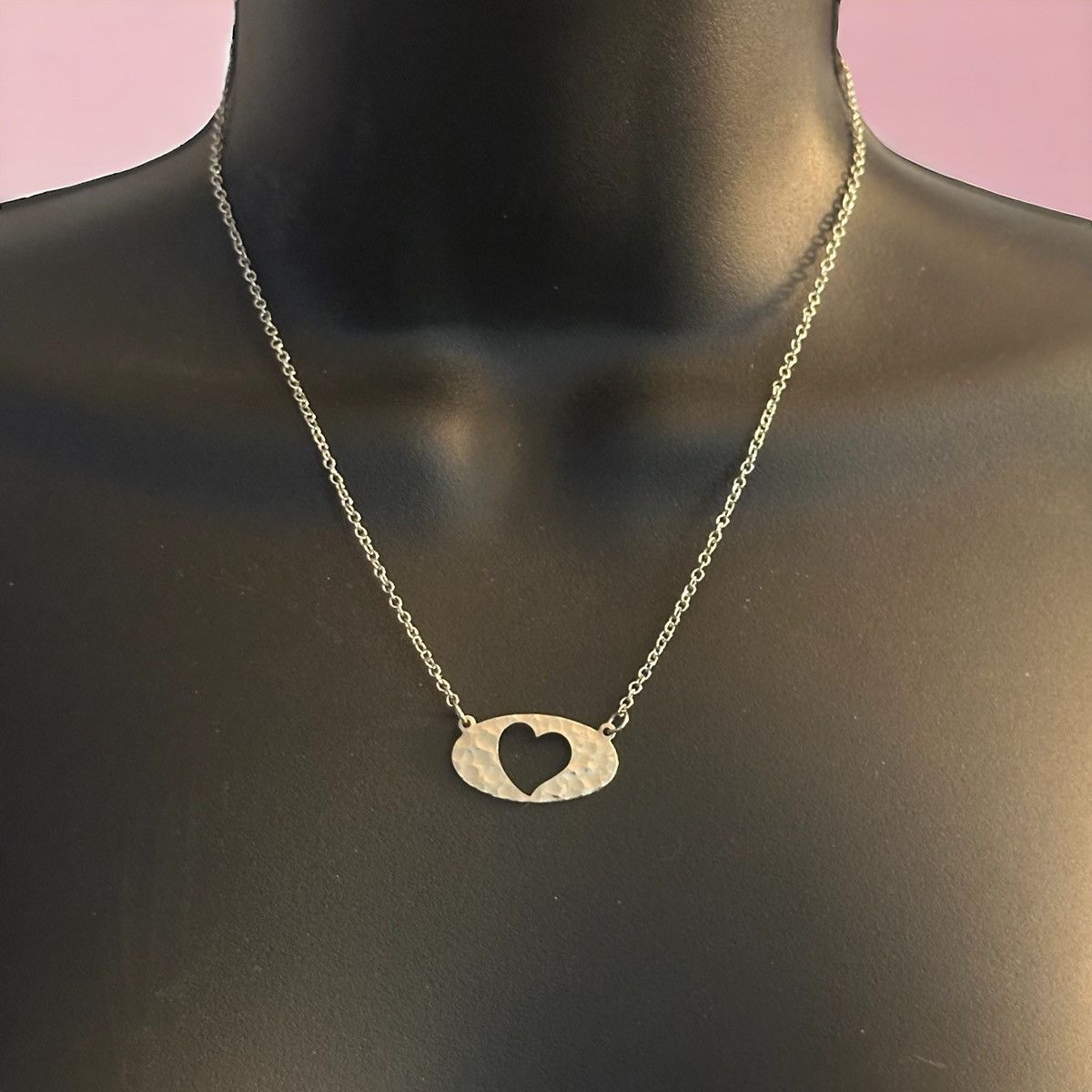 Vintage Vintage silver tone hammered heart necklace Size ONE SIZE - 1 Thumbnail