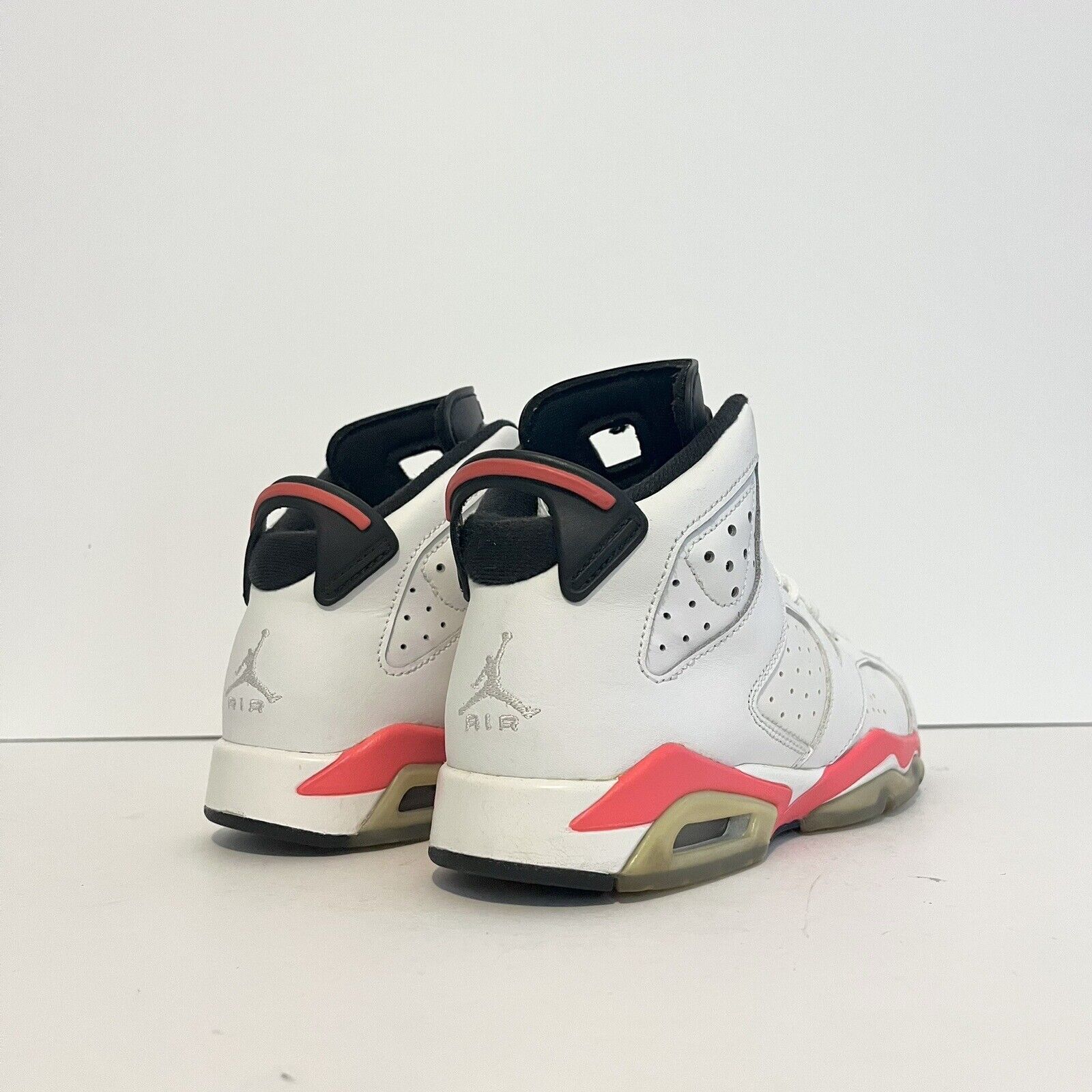 Jordan Brand 2013 Air Jordan 6 VI Retro GS White Infrared 384665-123 5.5Y Size US 7 / IT 37 - 4 Thumbnail