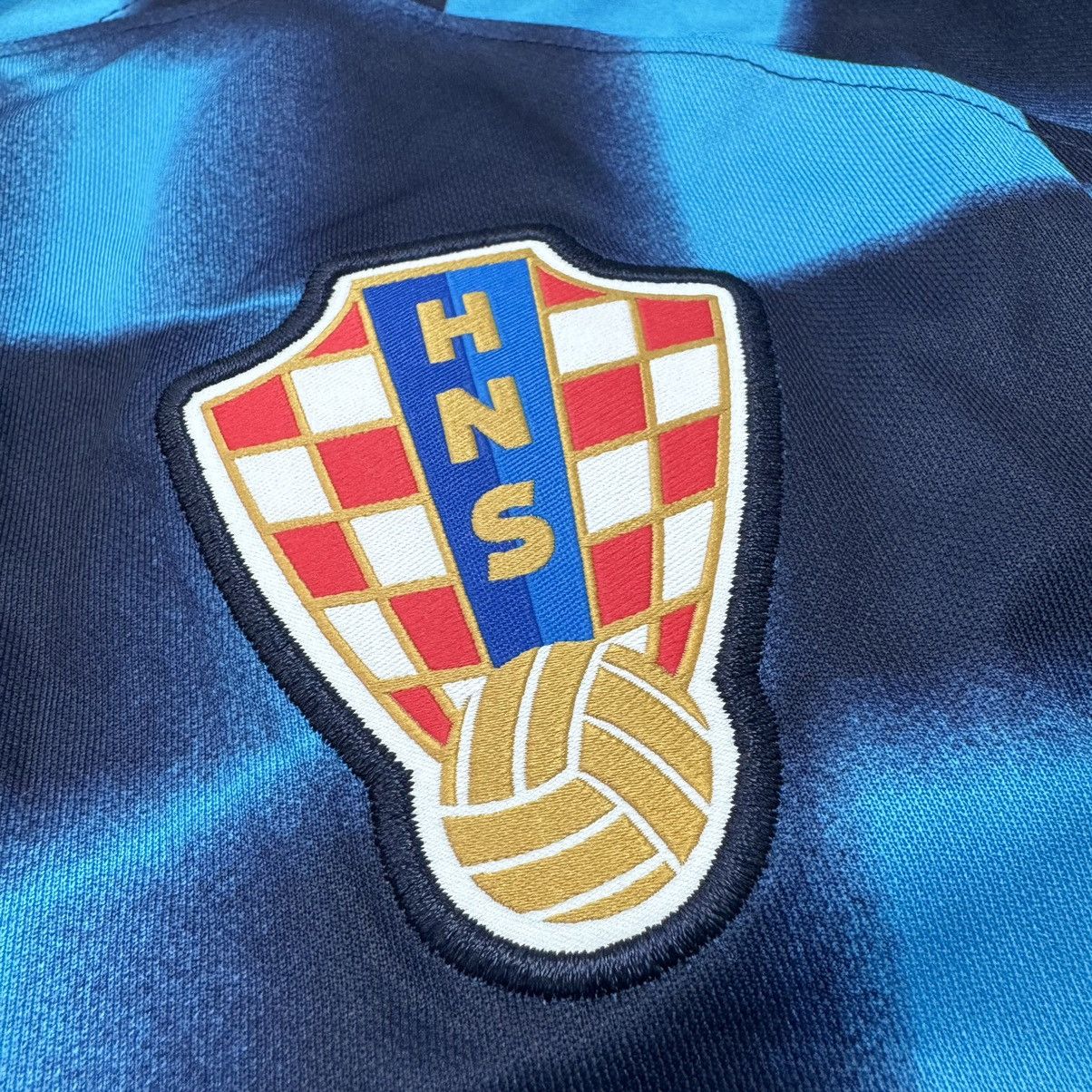 Nike Crotaia world cup 2022 away shirt (bnwt) Size US L / EU 52-54 / 3 - 4 Thumbnail