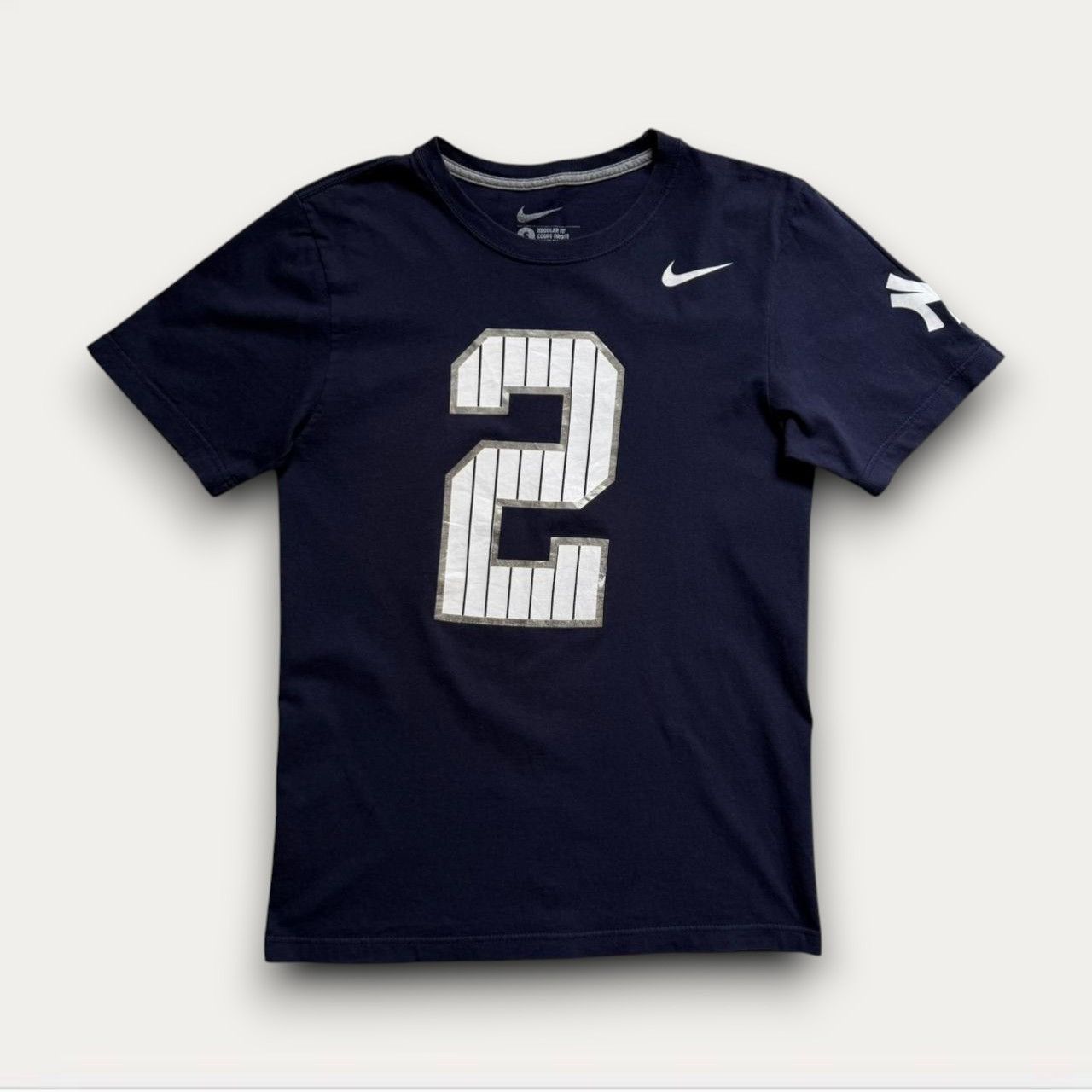 Nike Vintage Y2K Nike Derek Jeter T-Shirt Size US S / EU 44-46 / 1 - 1 Thumbnail
