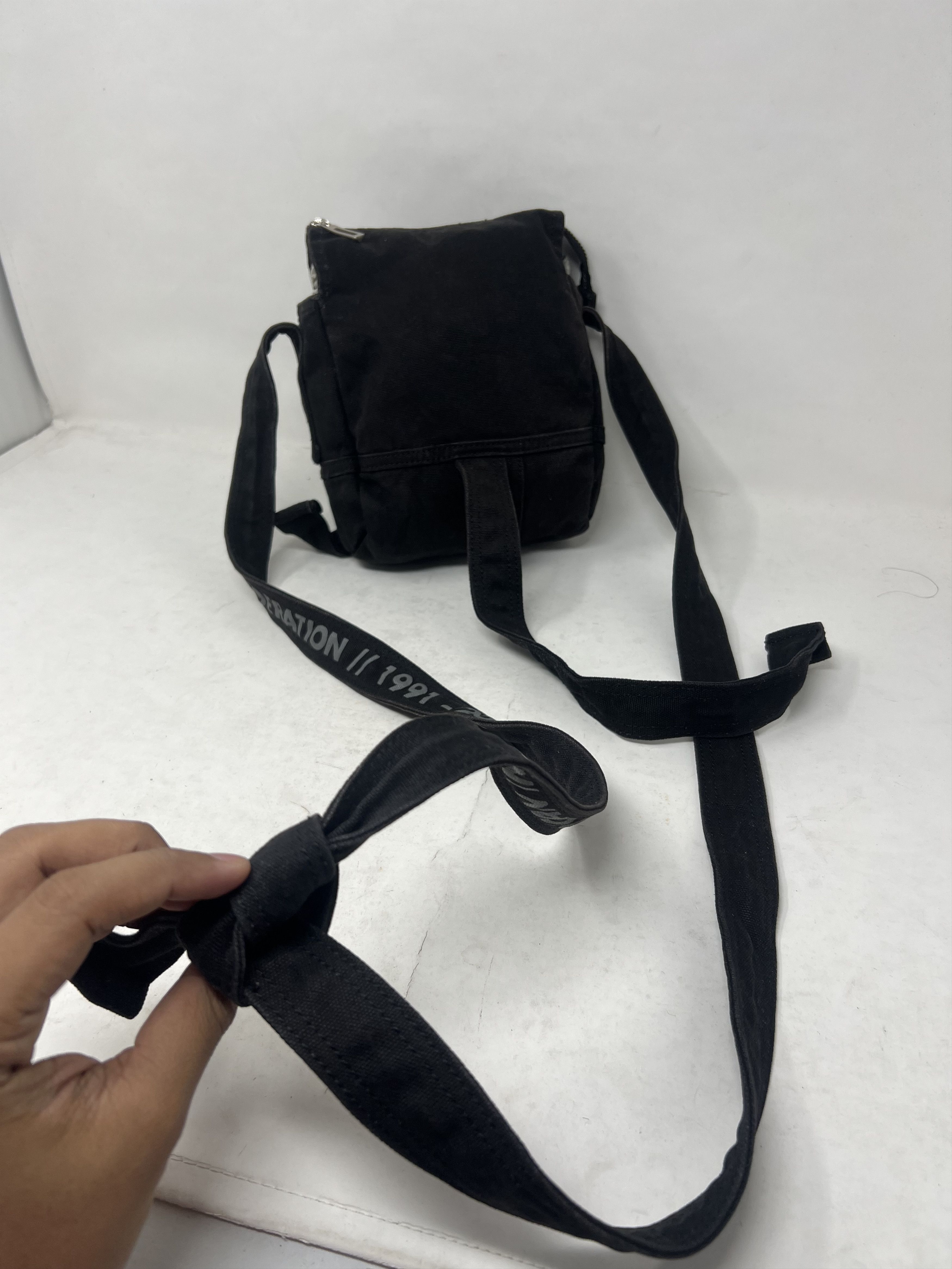 Japanese Brand American In Paris AIP Canvas Crossbody Bag Size ONE SIZE - 9 Thumbnail