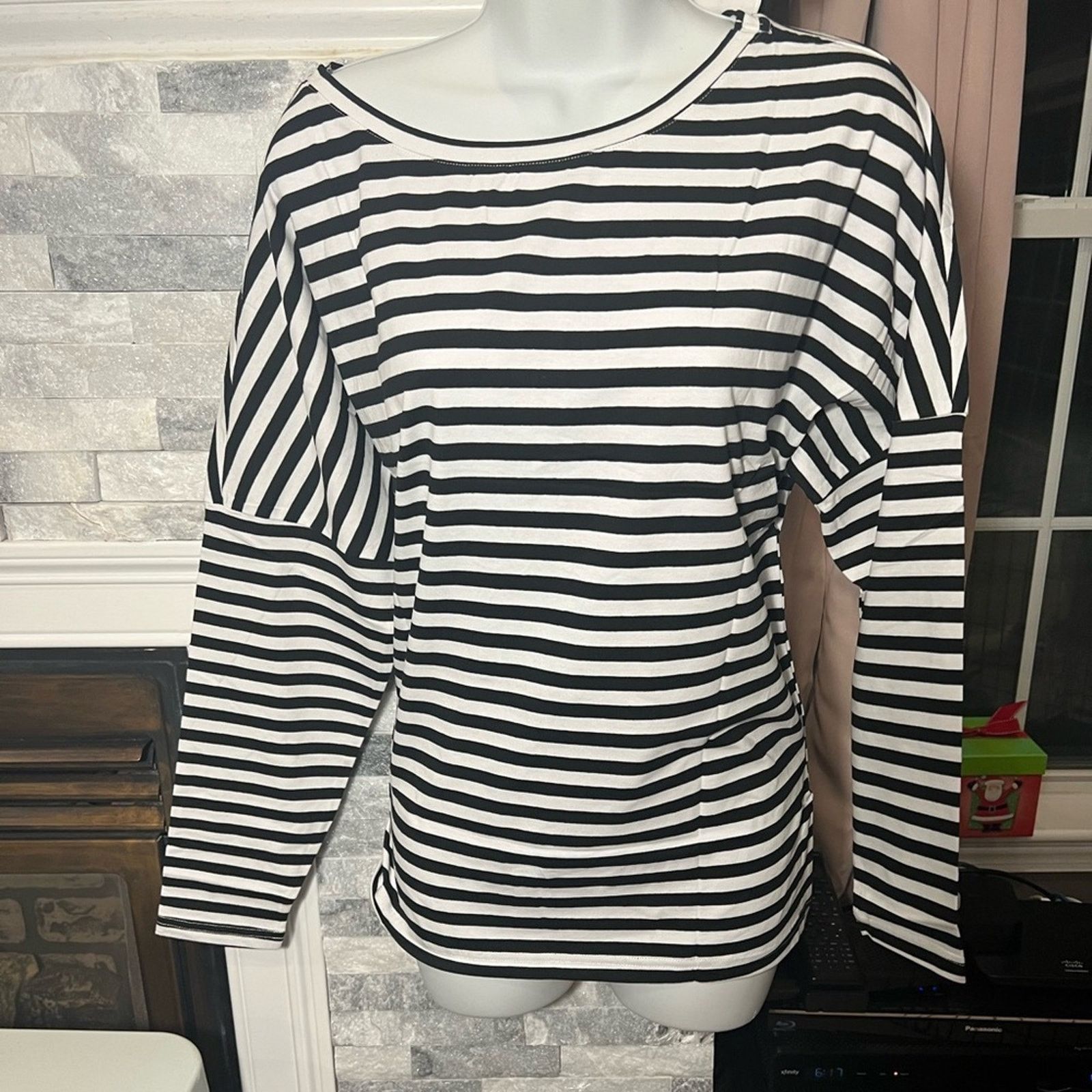 & Other Stories 4-Shirt Bundle – Women’s Long Sleeve & Striped Tops (Size S) Size S / US 4 / IT 40 - 9 Thumbnail