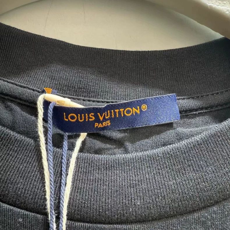 Louis Vuitton Louis Vuitton Black and white gradient full print Logo sho Size US L / EU 52-54 / 3 - 2 Thumbnail