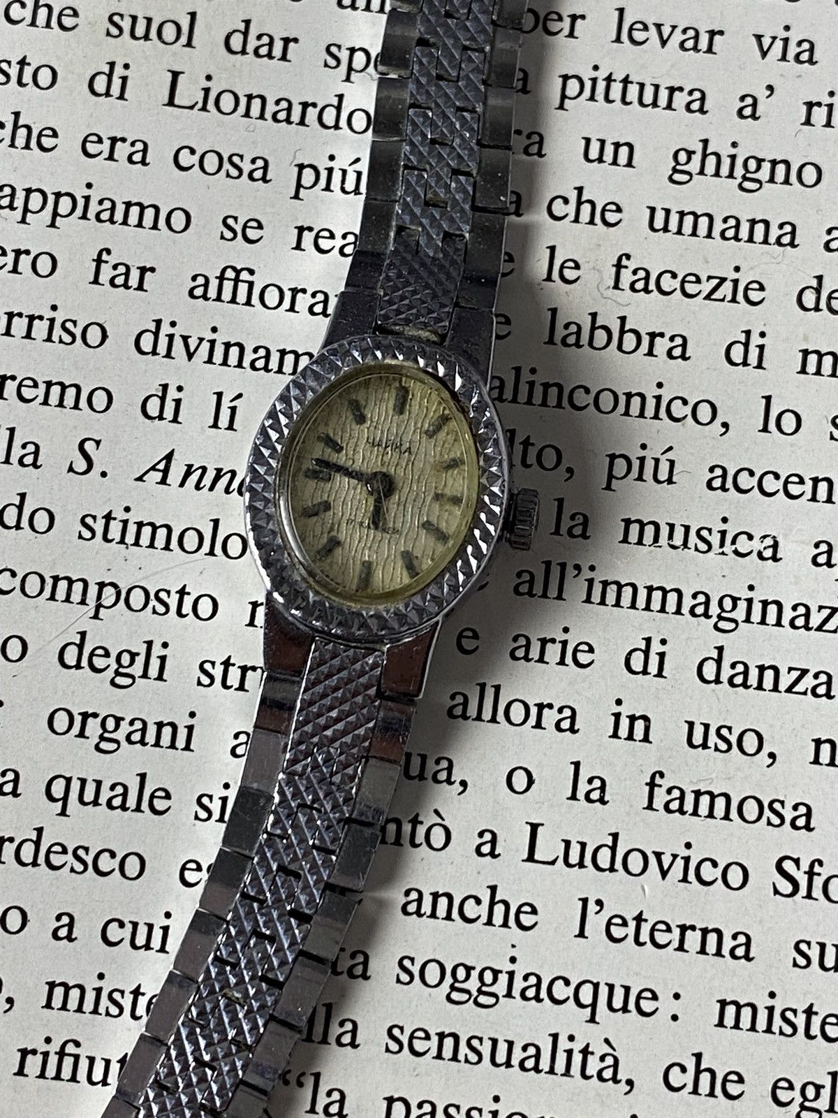 Jewelry Vintage Chaika Watch Retro Soviet Mechanical Dainty Rare Size ONE SIZE - 2 Thumbnail