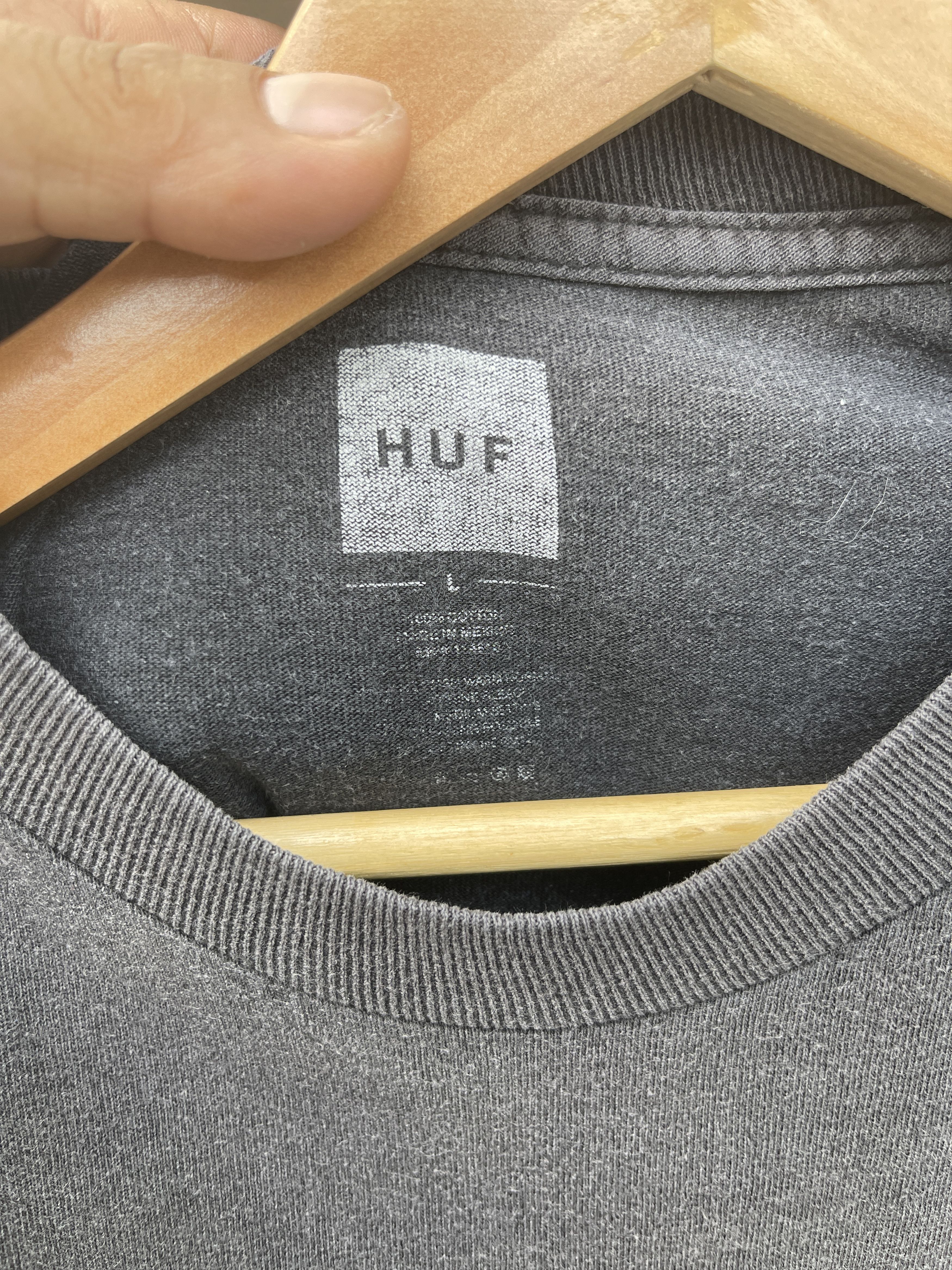 Huf Last Drop🔥Rare🔥Vintage HUF Skateboard Box Logo Sun Faded Tee Size US L / EU 52-54 / 3 - 4 Thumbnail