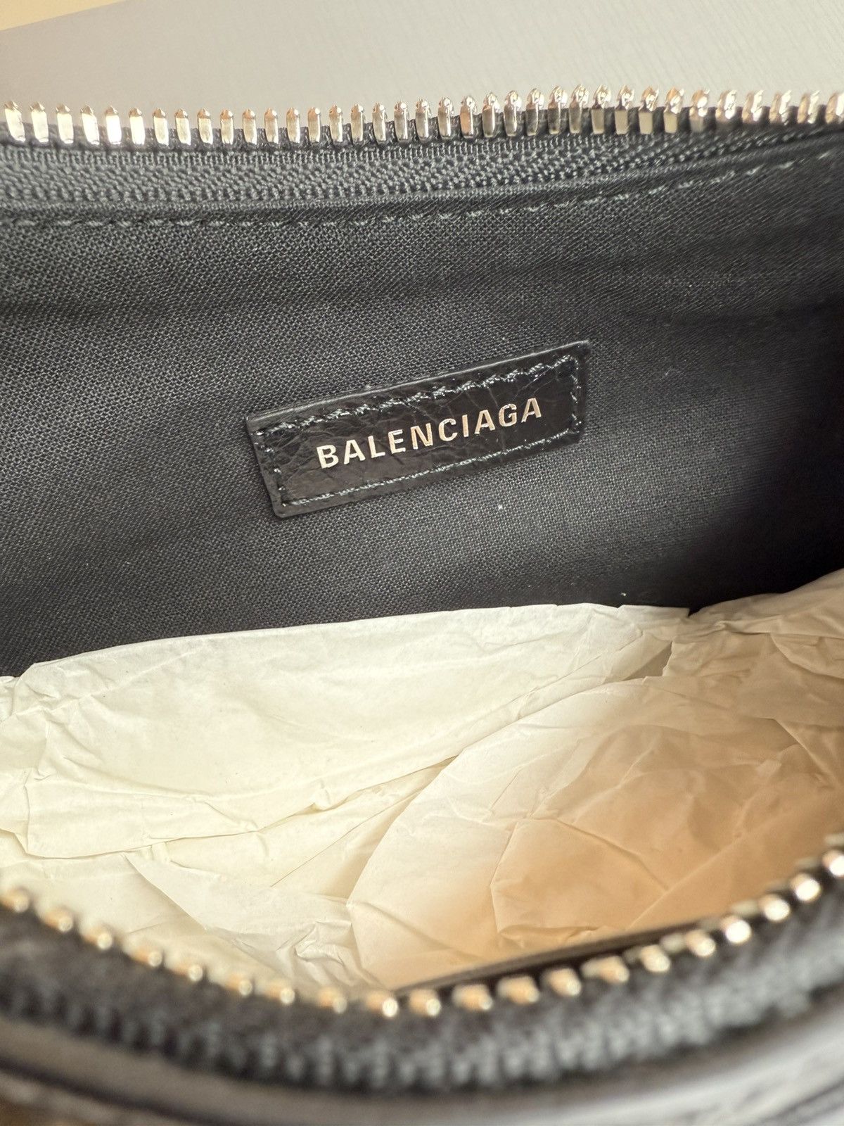 Balenciaga BALENCIAGA Le Cagole XS Shoulder Bag with Chain in Black! Size ONE SIZE - 6 Thumbnail