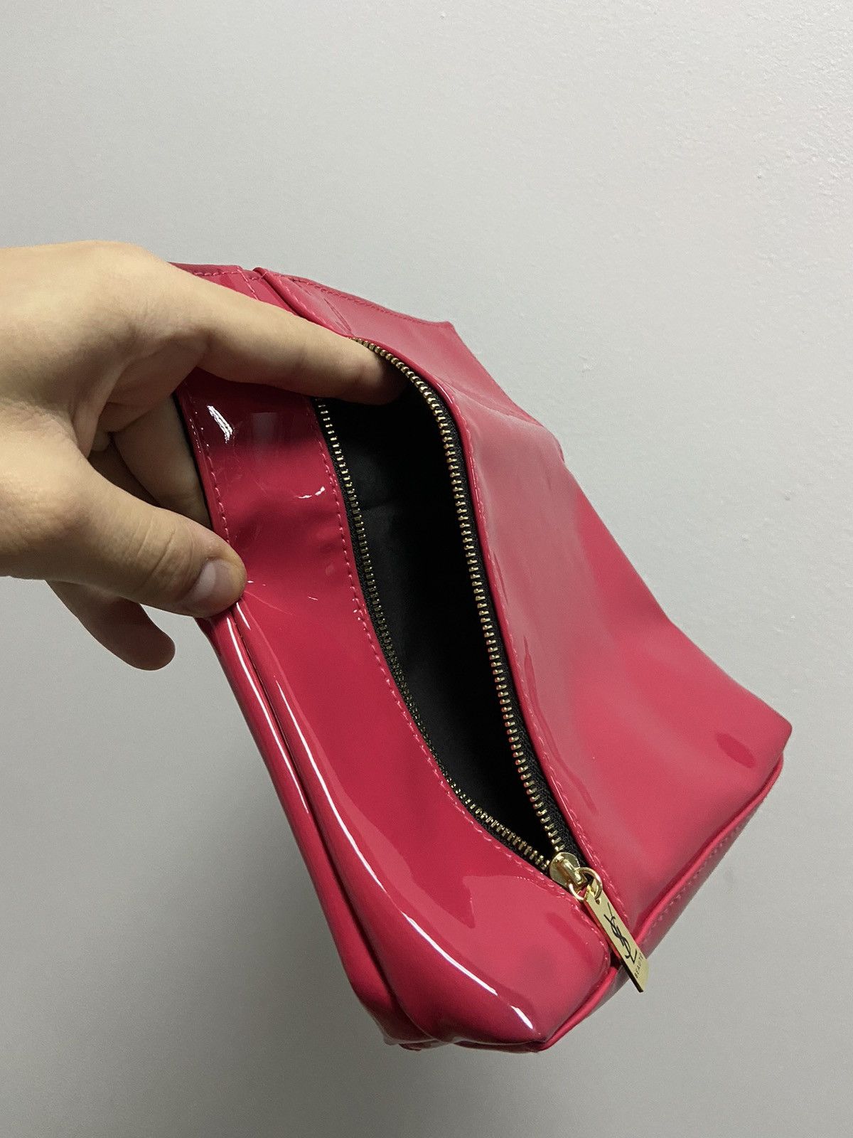 Yves Saint Laurent Yves saint Laurent pouch logo small bag vintage lacquered Size ONE SIZE - 6 Thumbnail