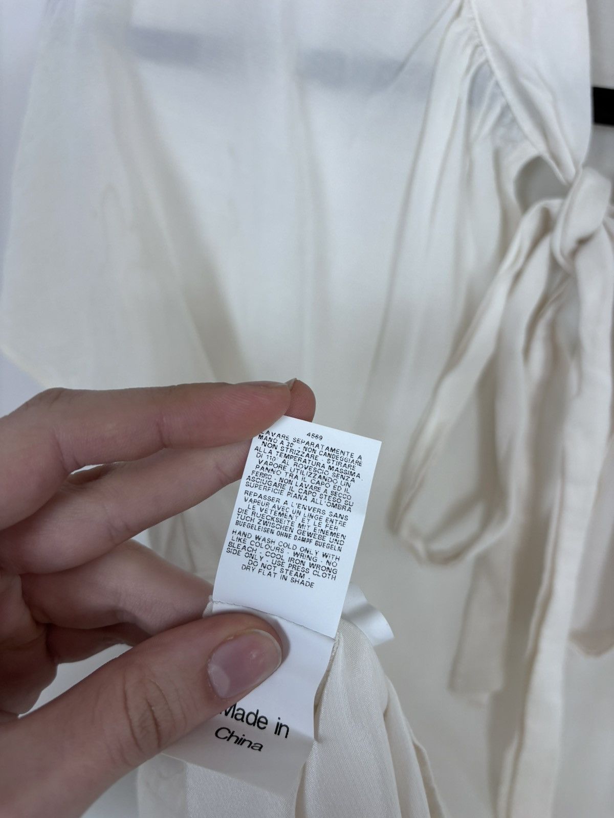 Boutique Moschino Moschino Boutique Women’s Rayon Ecru White Blouse T-Shirt Size M / US 6-8 / IT 42-44 - 12 Thumbnail