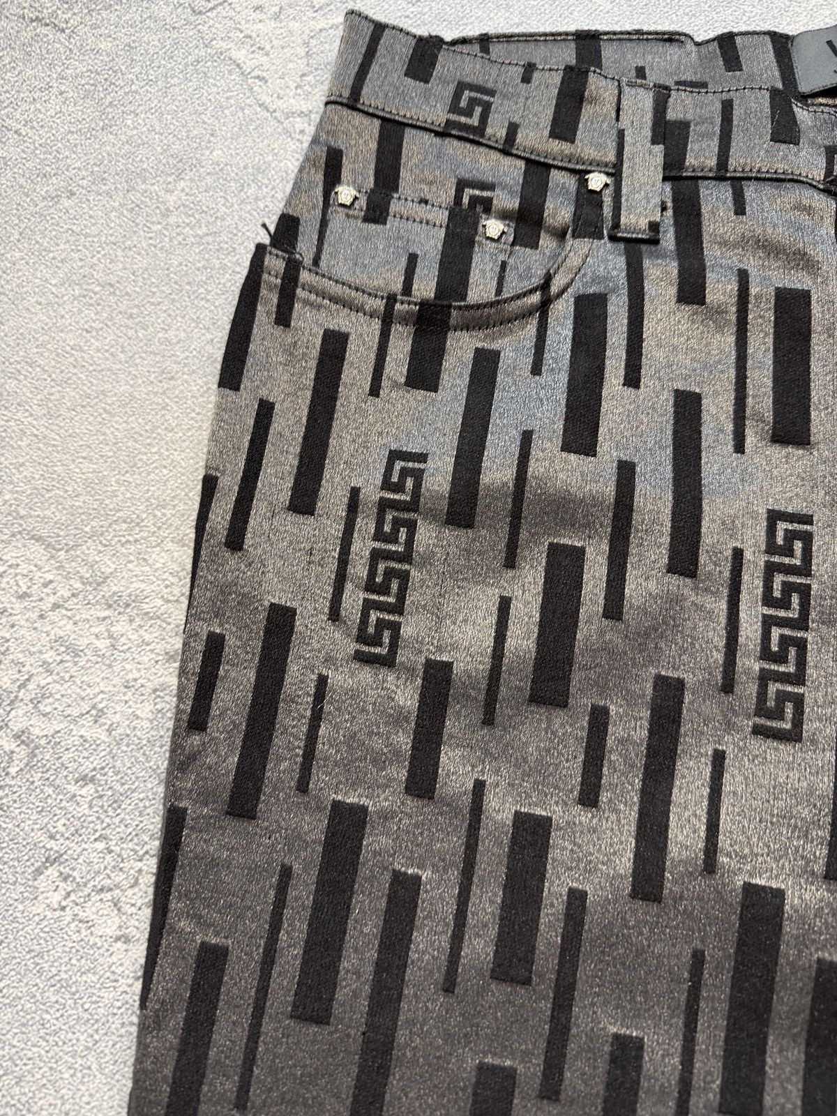 Versace Vintage Versace Pants 90s Jeans Black Logo On Pocket Y2K Size US 31 - 9 Thumbnail