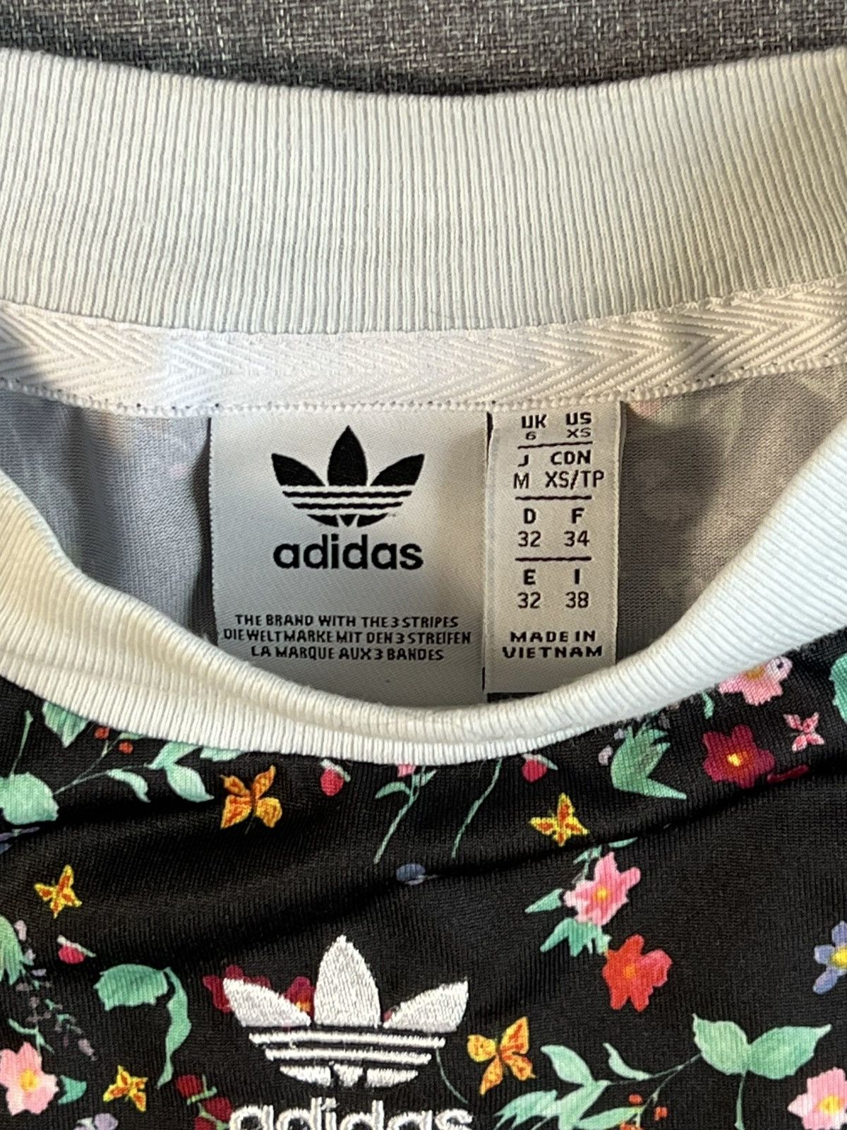 Adidas Adidas Originals Floral Print T-Shirt 🌸 Size XS — Like New Size XS / US 0-2 / IT 36-38 - 6 Thumbnail