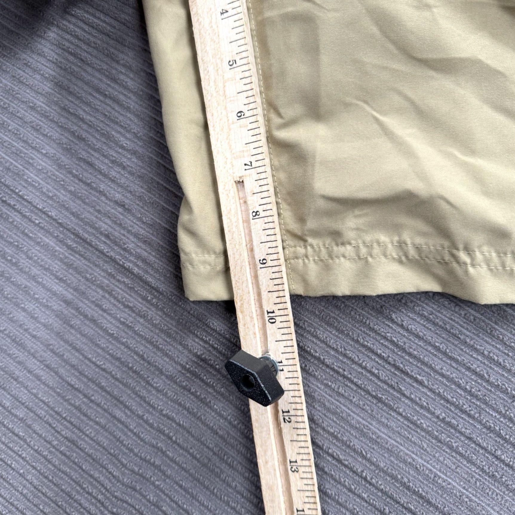 Vintage Magellan Cargo Shorts Men 36 Brown Polyester Water Repellent Casual Cargo Pocket Modern Regular Mens Size US 36 / EU 52 - 5 Thumbnail