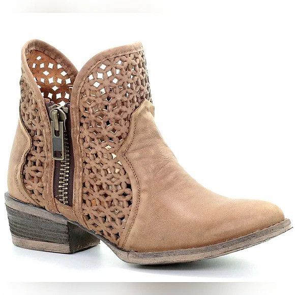 Corral Circle G Q5020 Camel Leather Cutout Shortie Boho Distressed Size US 8.5 / IT 38.5 - 1 Thumbnail