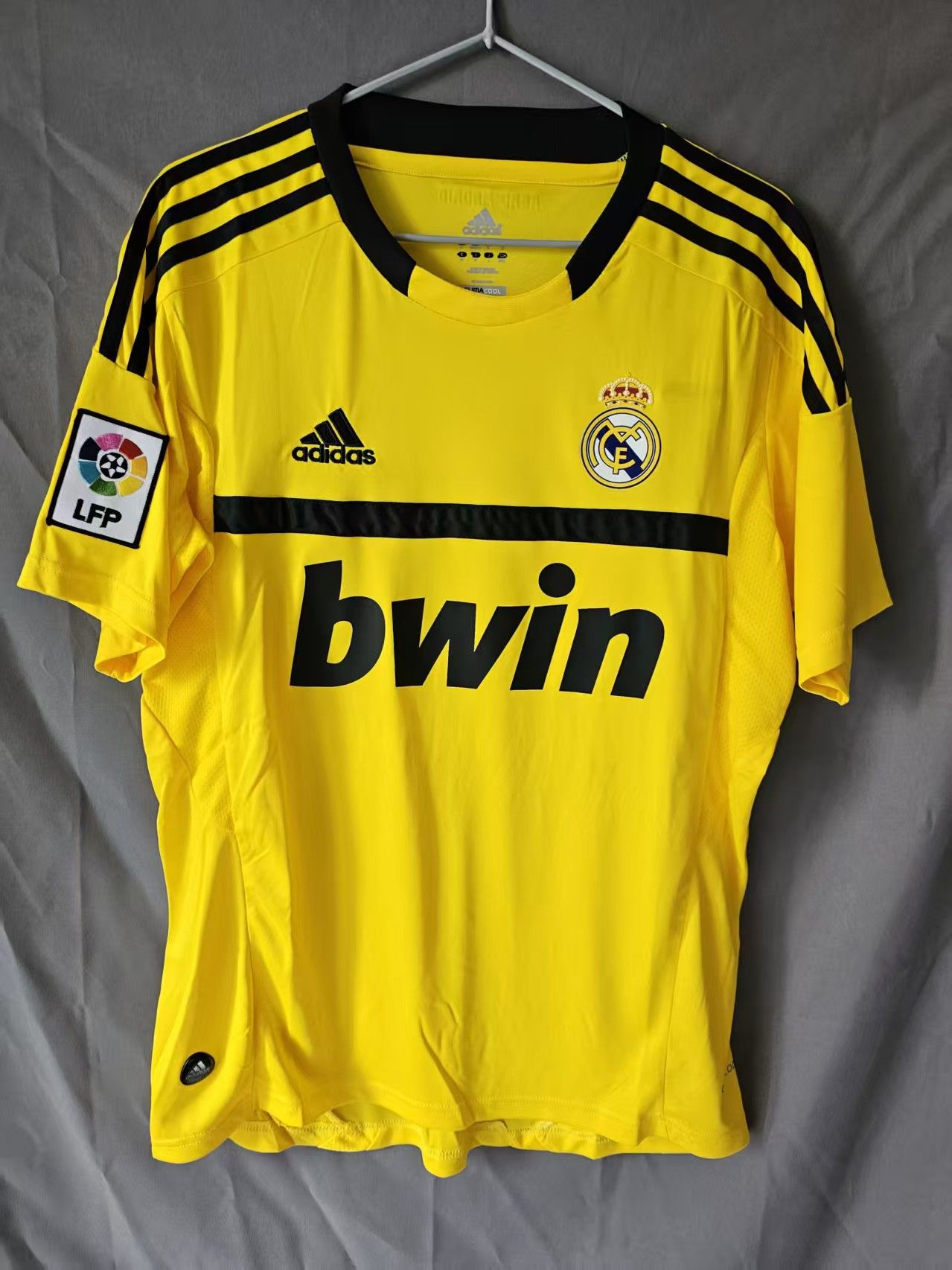 Other Real Madrid #1 Iker Casillas Jersey Size US XL / EU 56 / 4 - 2 Thumbnail