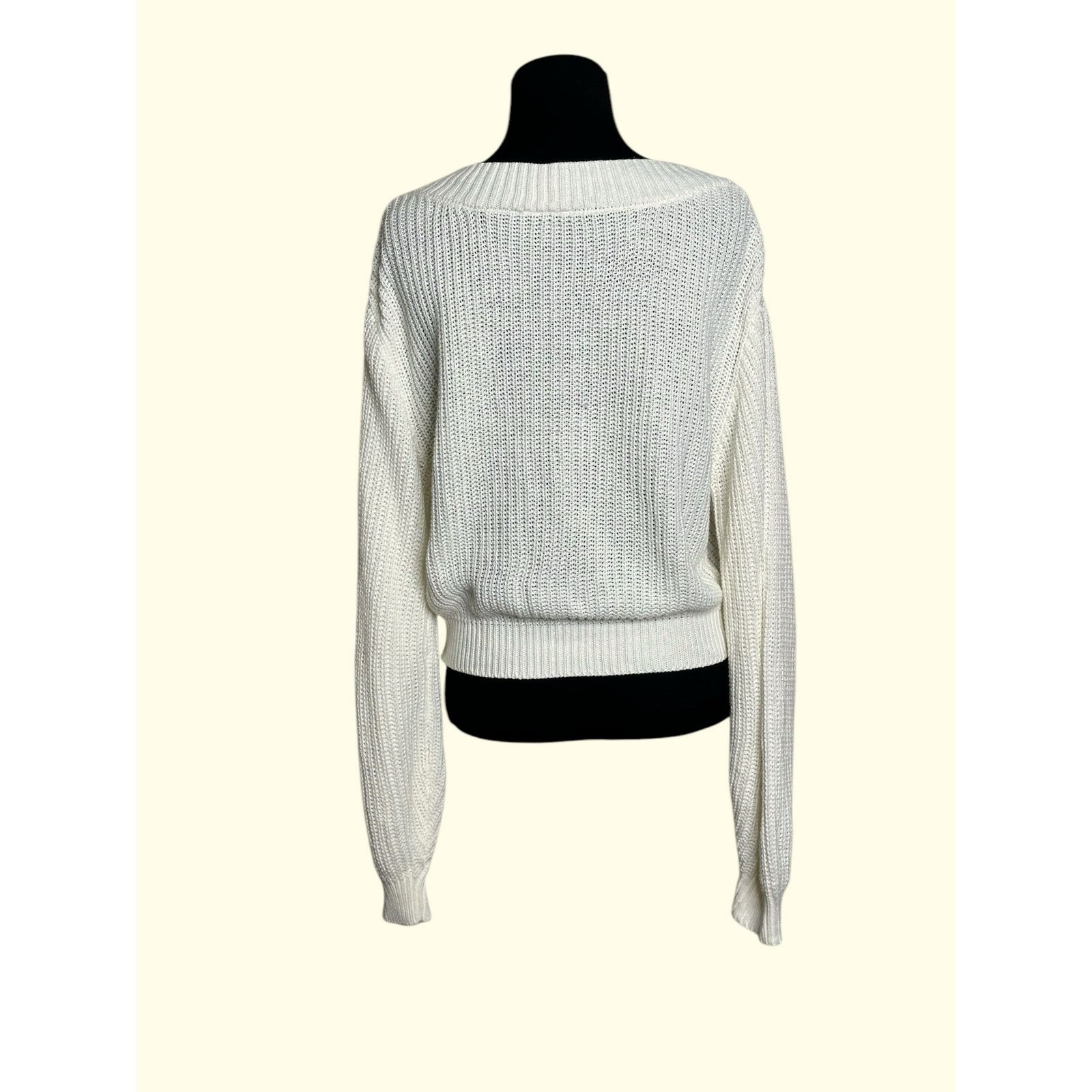 H&M Divided off white v neck sweater size XS Size XS / US 0-2 / IT 36-38 - 2 Thumbnail