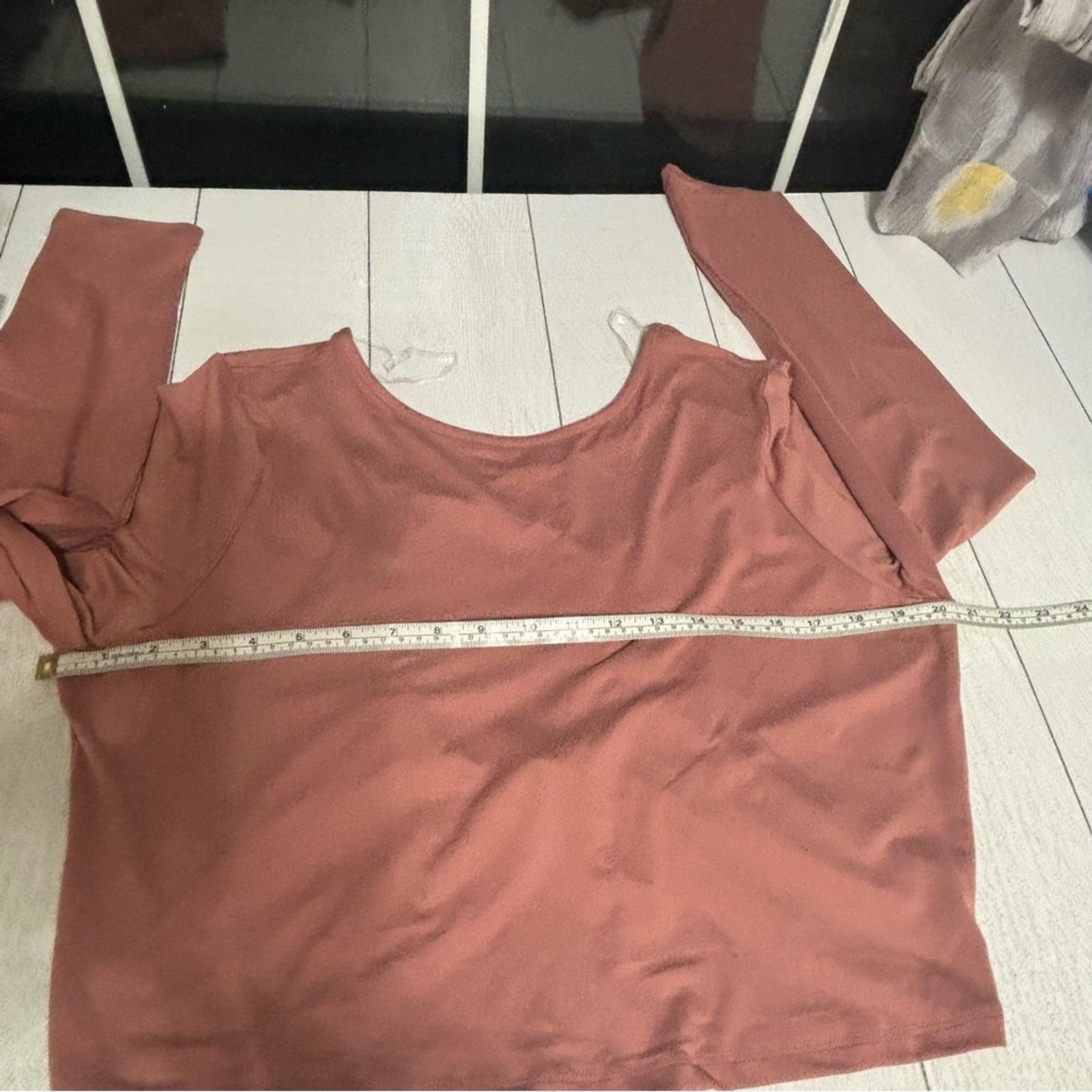 Other Fashion Nova Rose Back Cutout Cross Strap Crop Top 2X NWT Size XXL / US 16-18 / IT 52-54 - 5 Thumbnail